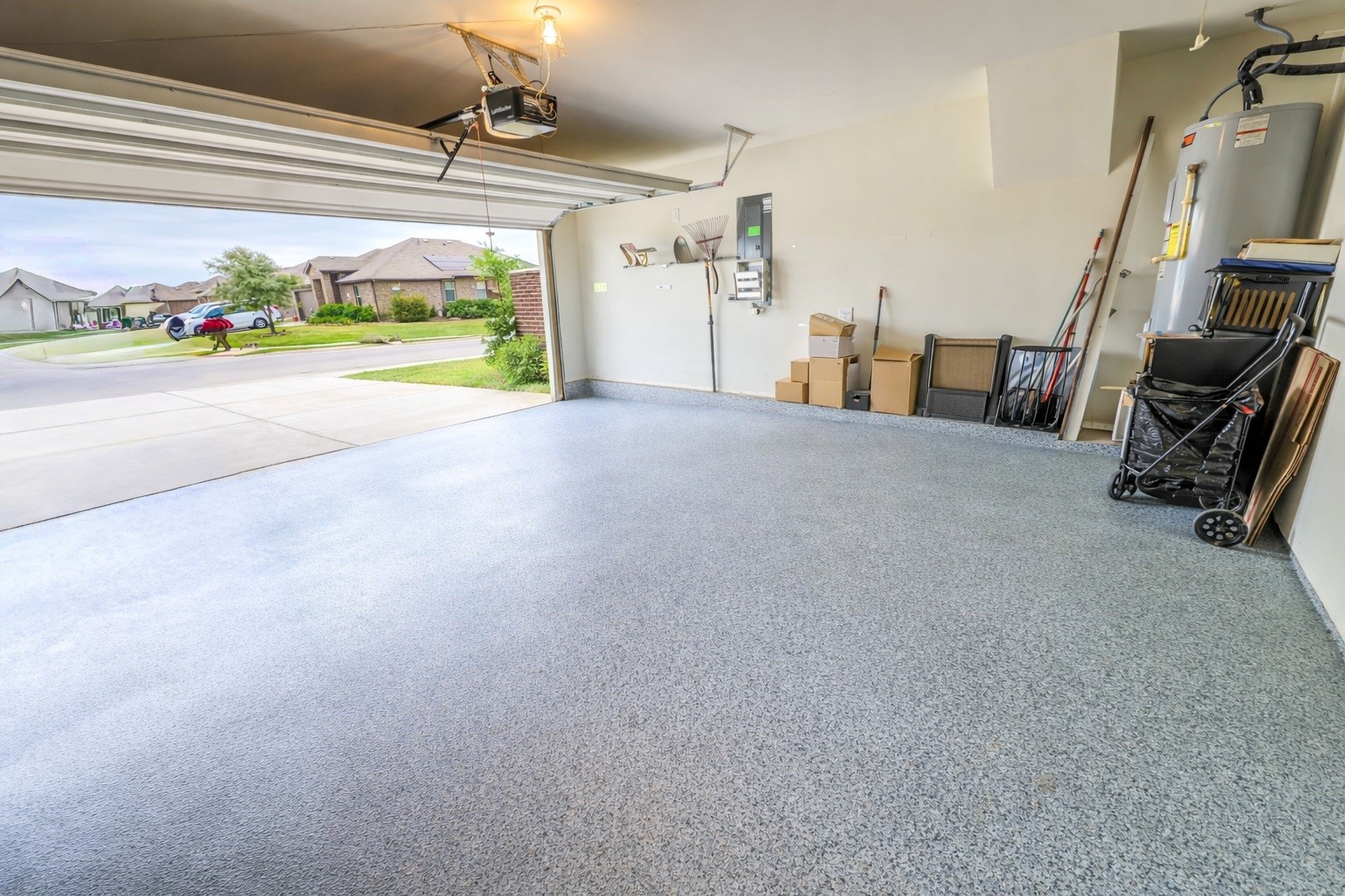 910 Community Way