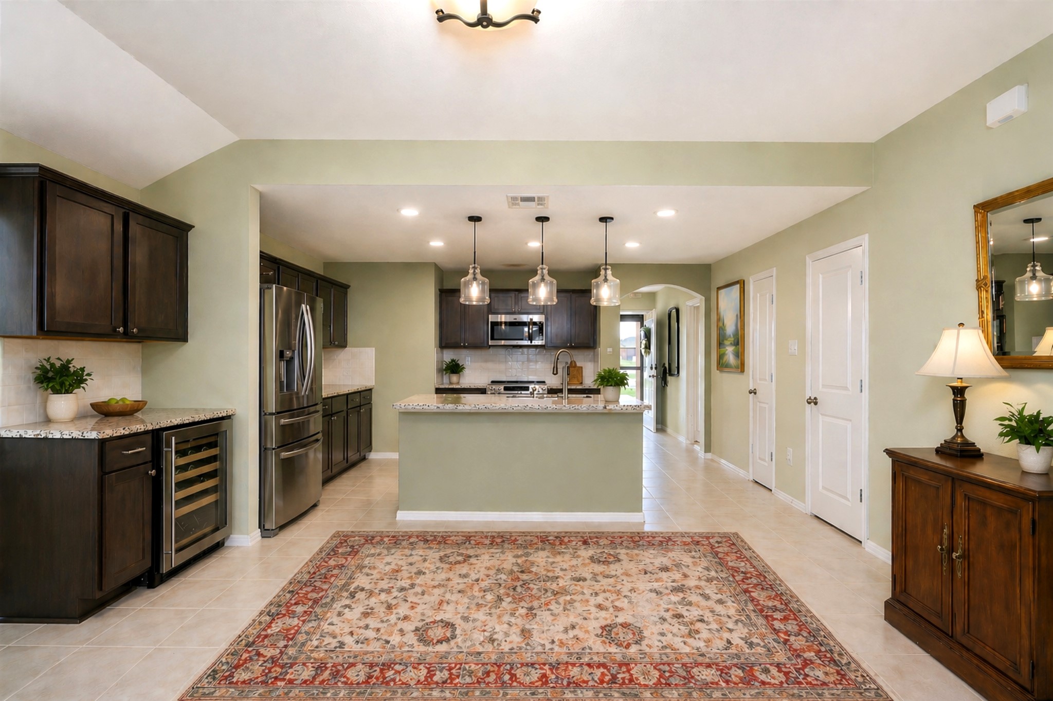 910 Community Way