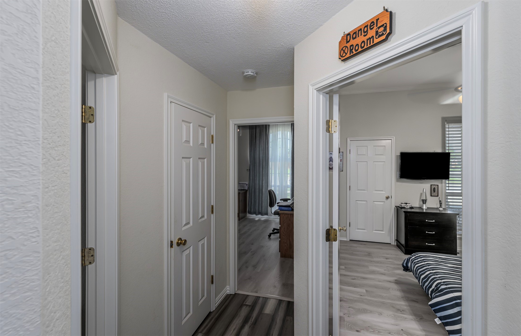 6729 Lucas Lane