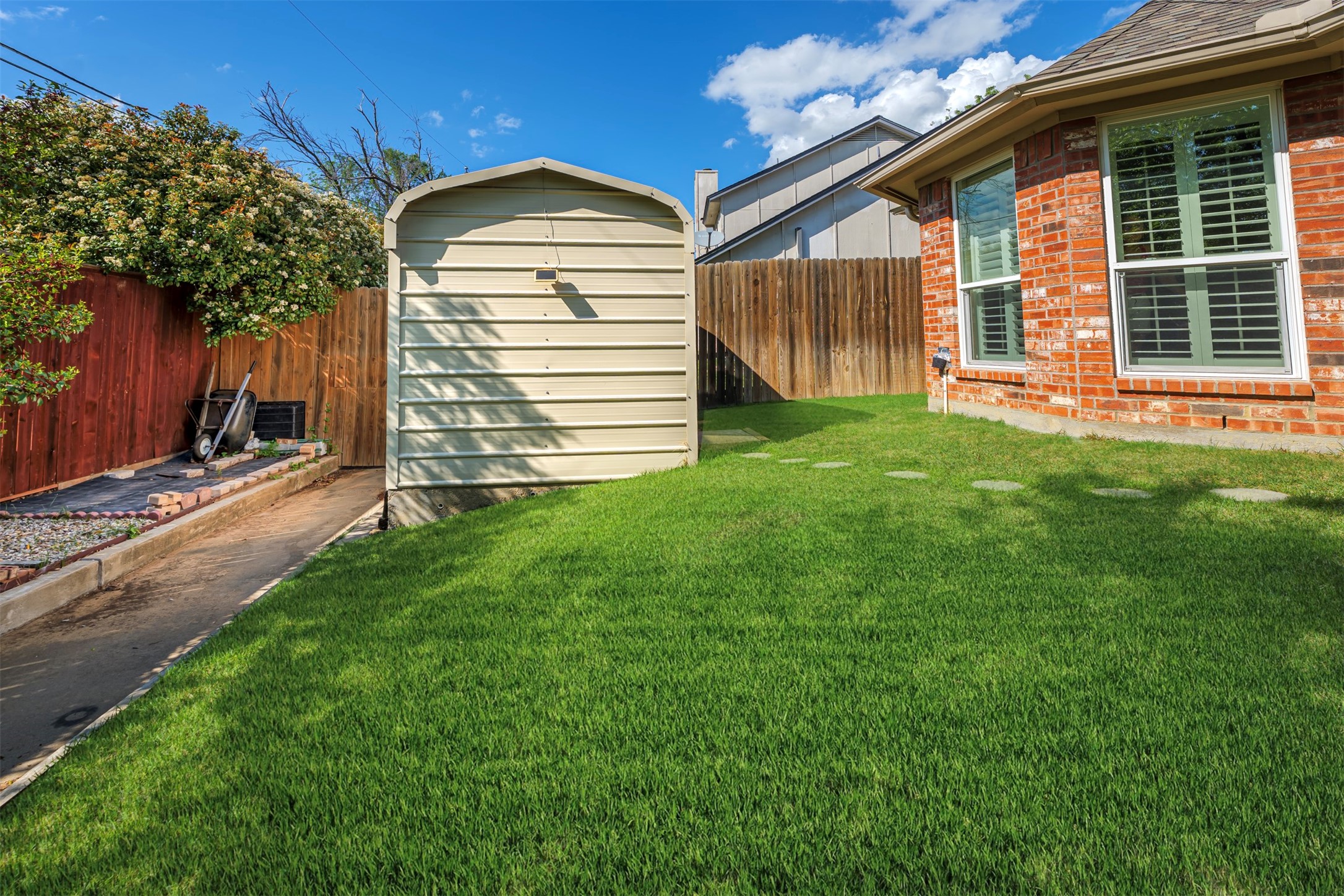 6729 Lucas Lane