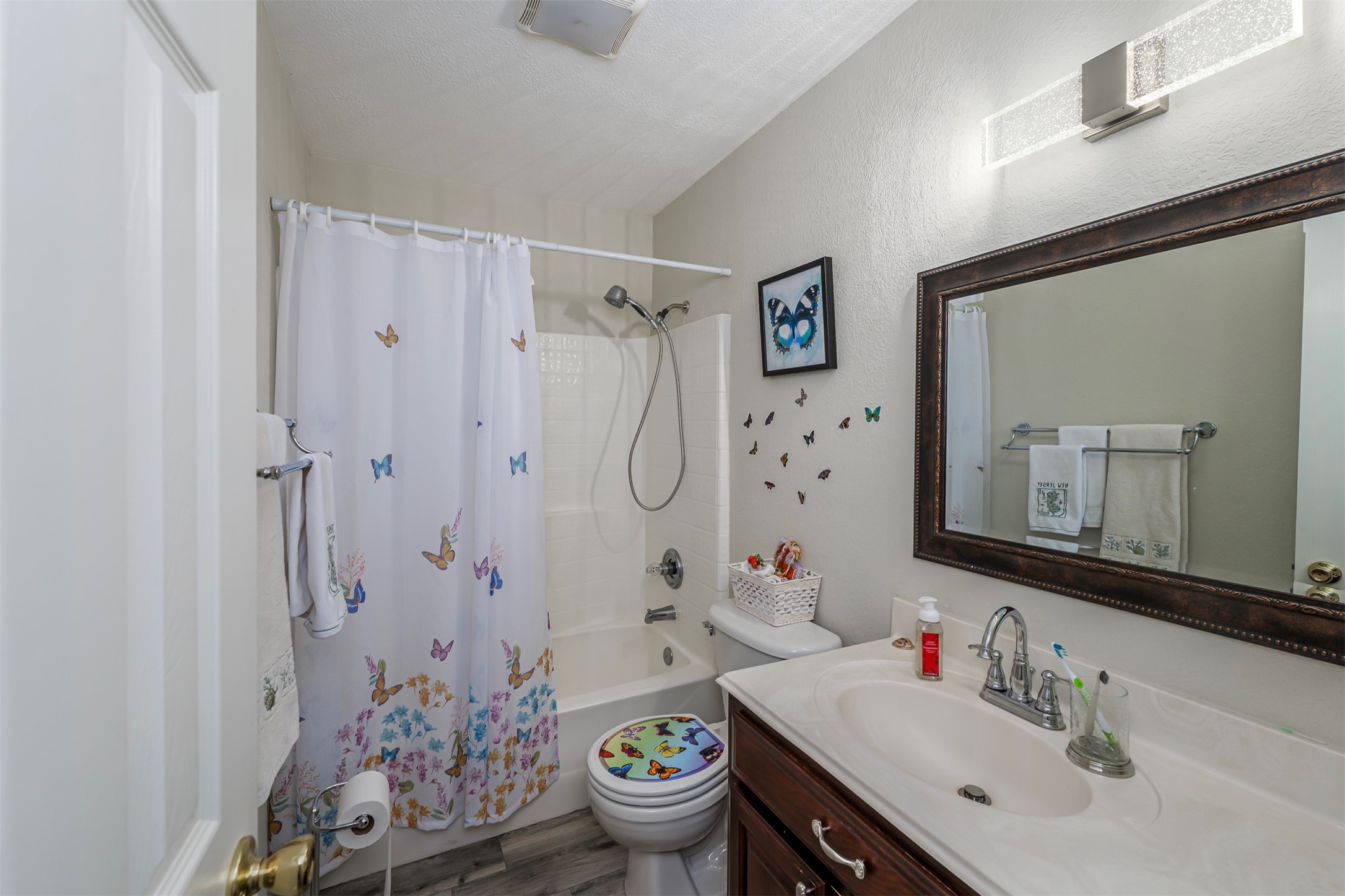6729 Lucas Lane