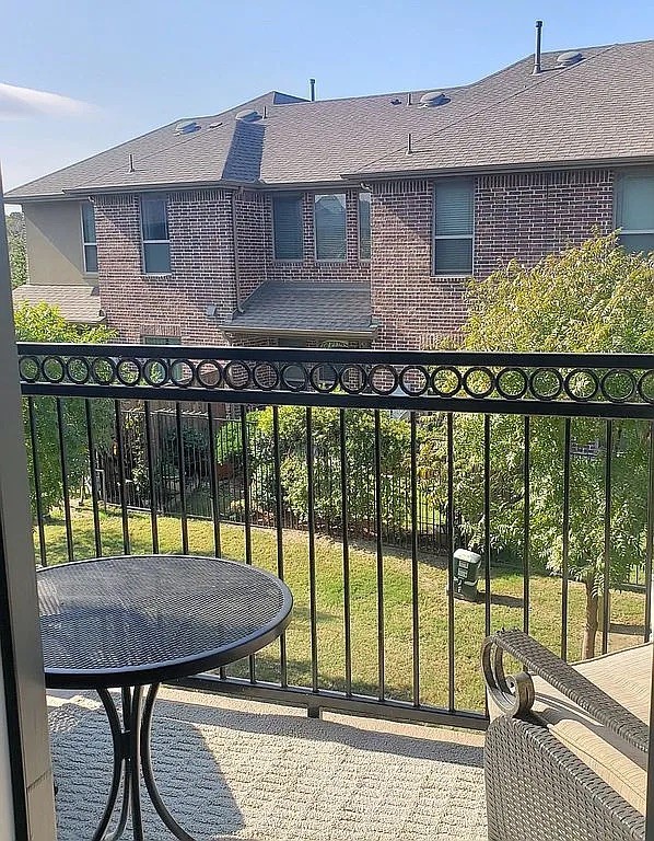 1605 Brook Glen Drive