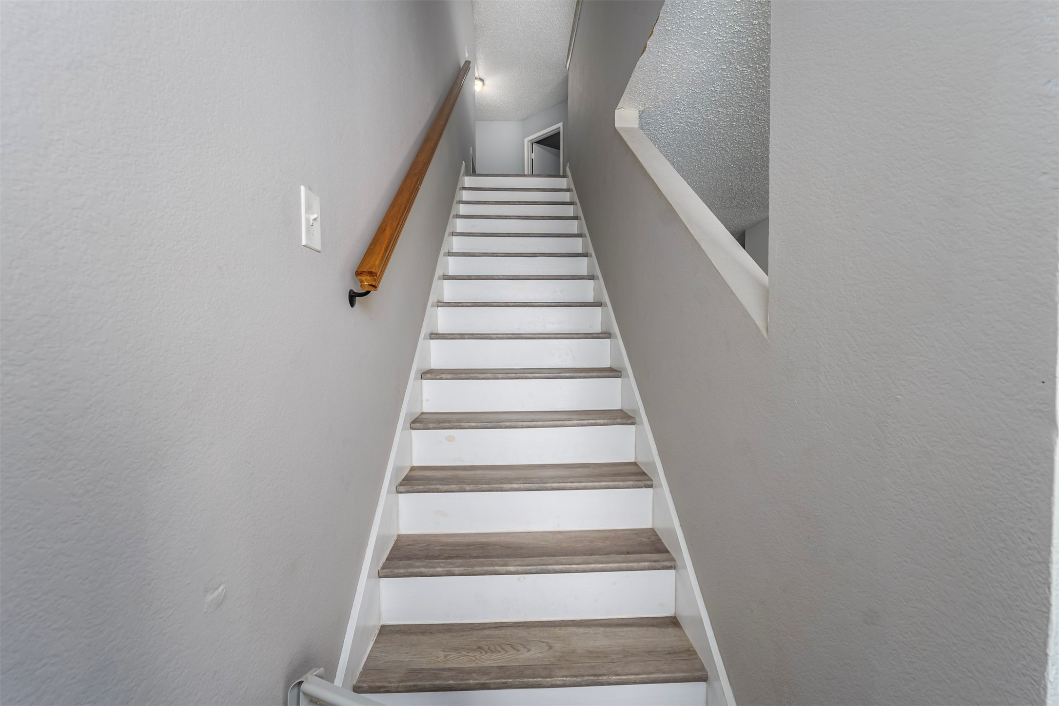 5209 Prestwick Drive