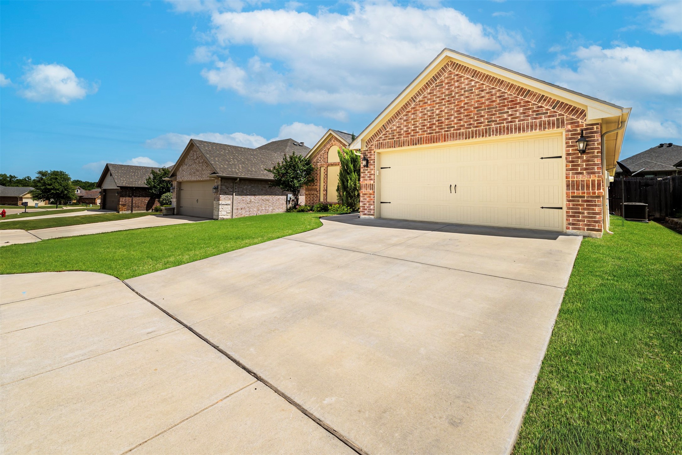1905 Town Creek Circle