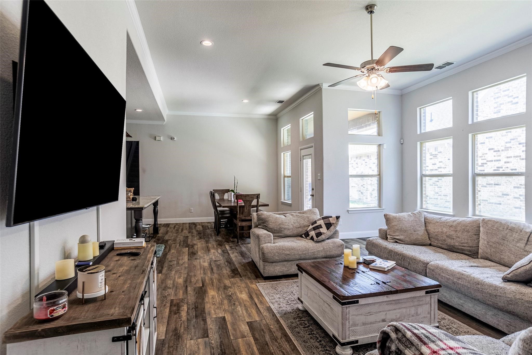 904 Parkside Drive