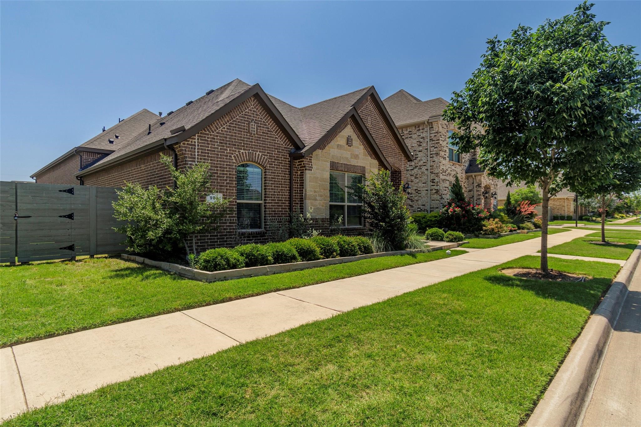 904 Parkside Drive