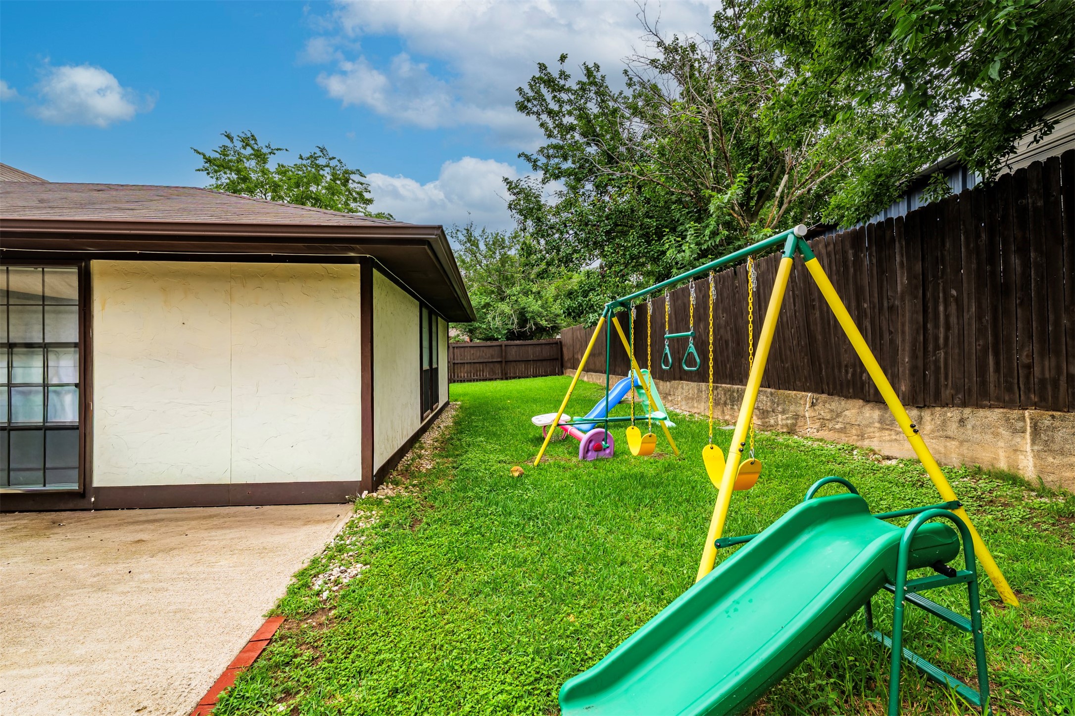 1101 Pin Oak Drive