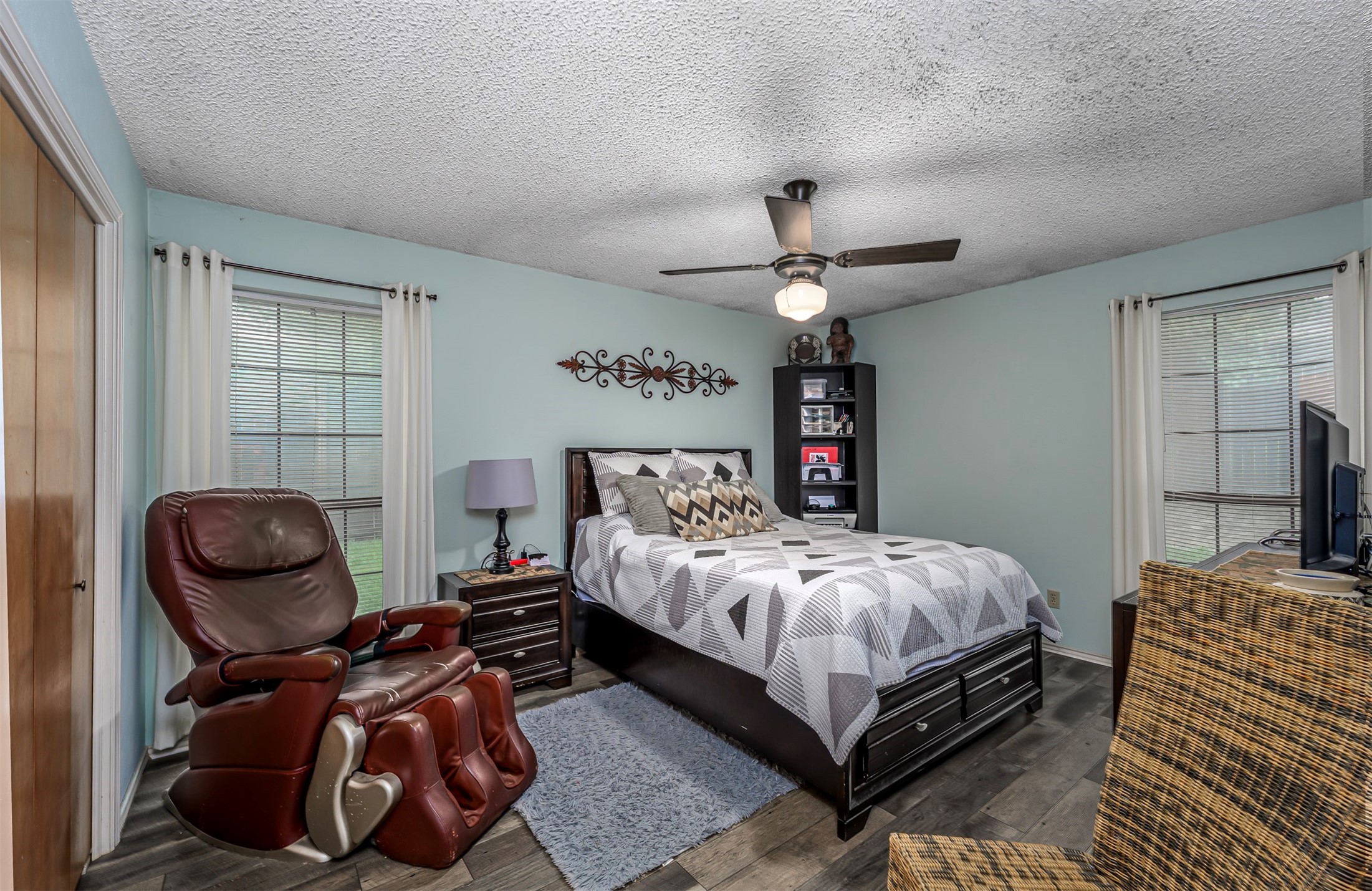 1101 Pin Oak Drive