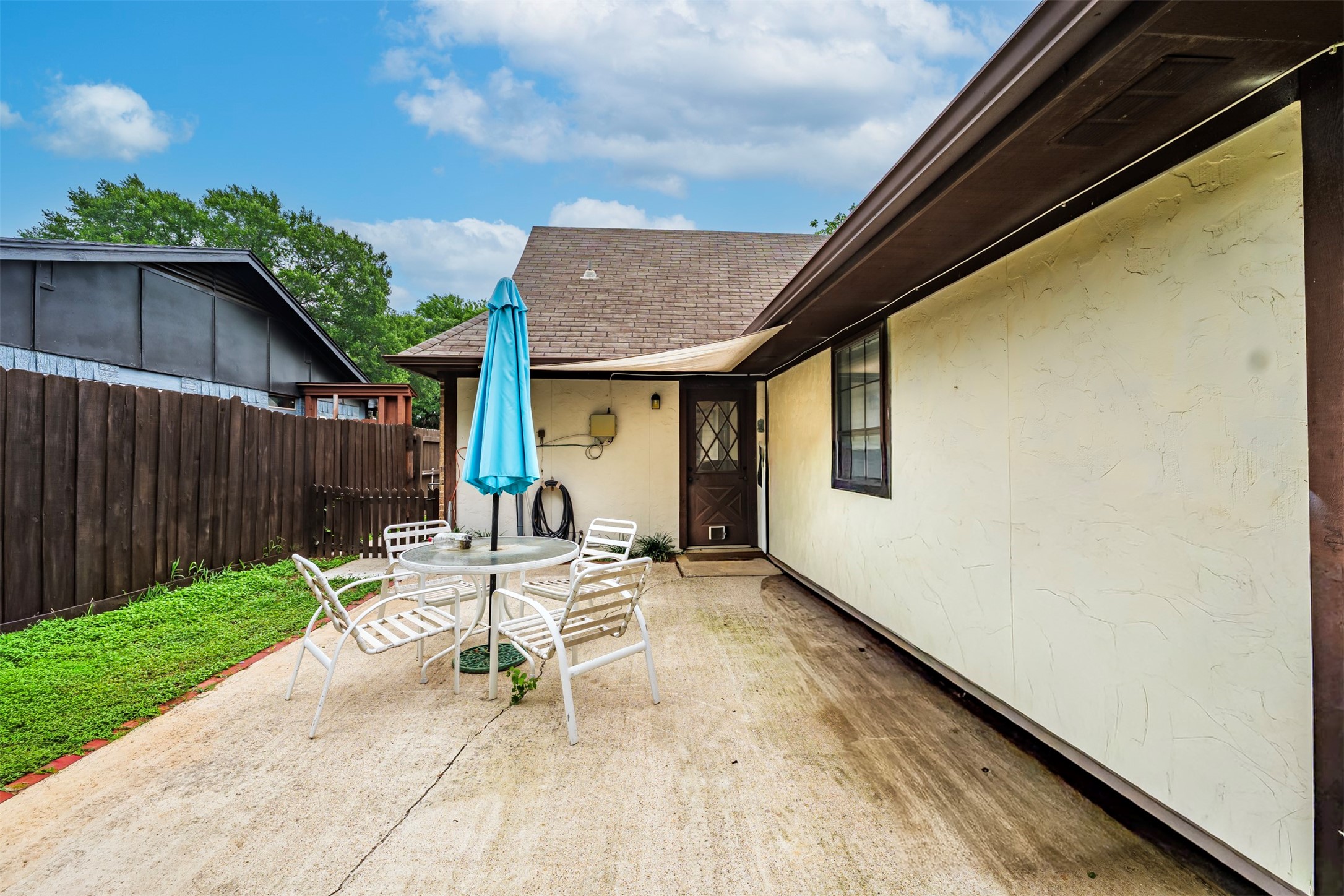 1101 Pin Oak Drive