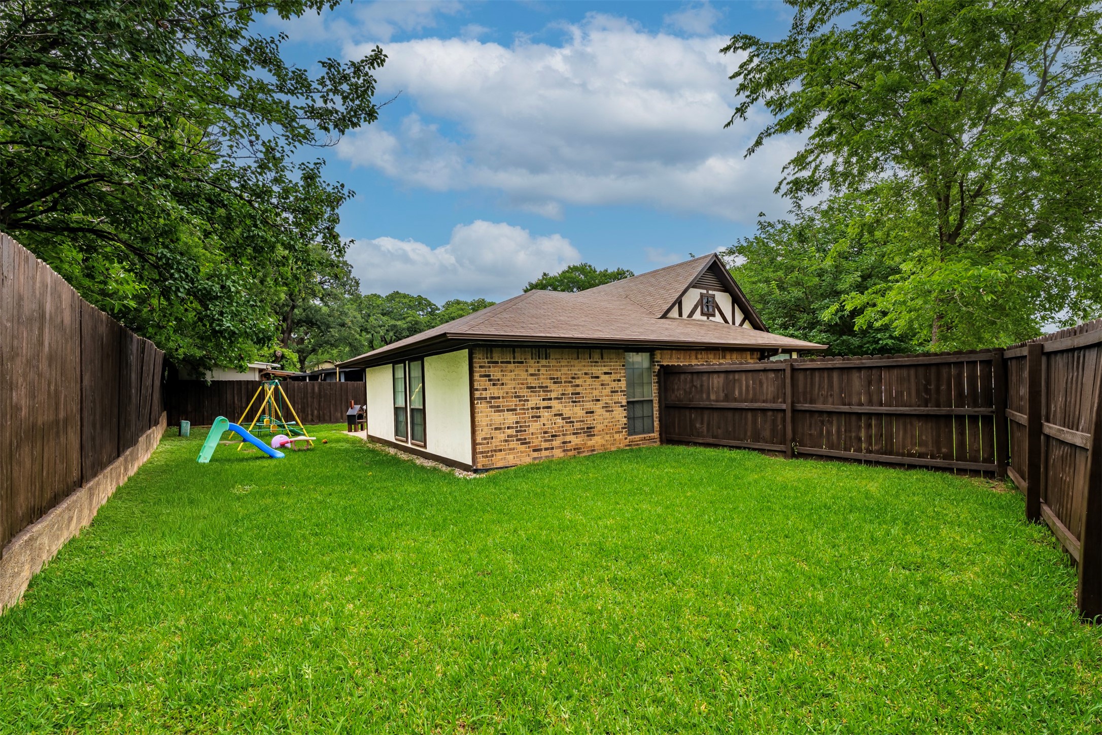 1101 Pin Oak Drive
