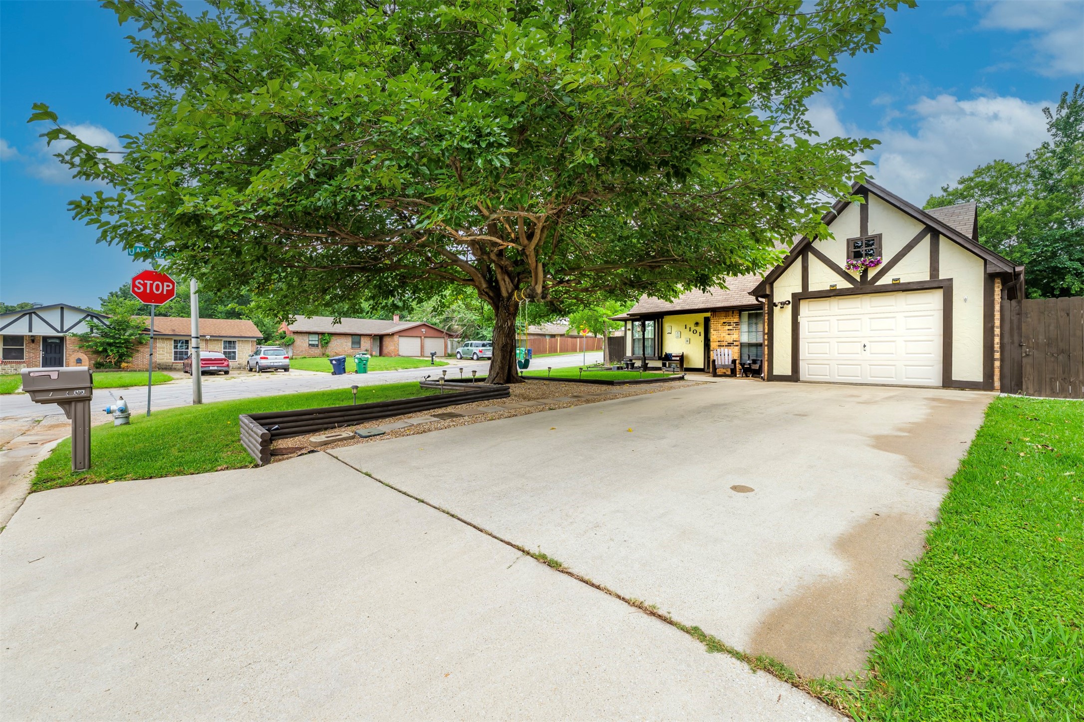 1101 Pin Oak Drive