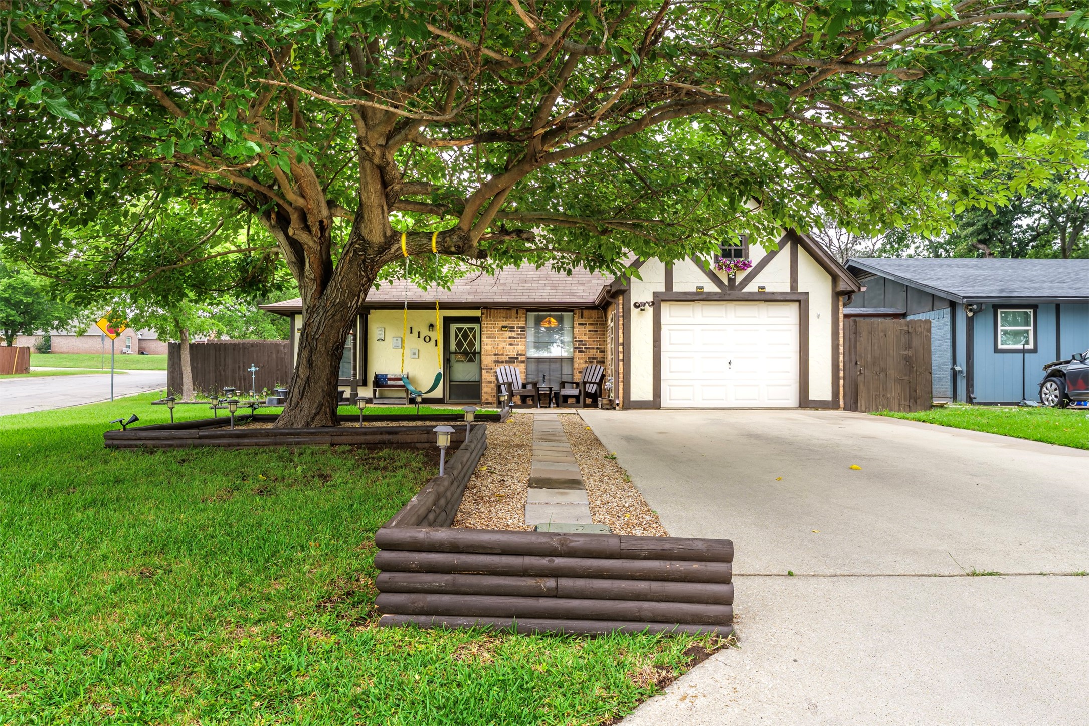 1101 Pin Oak Drive
