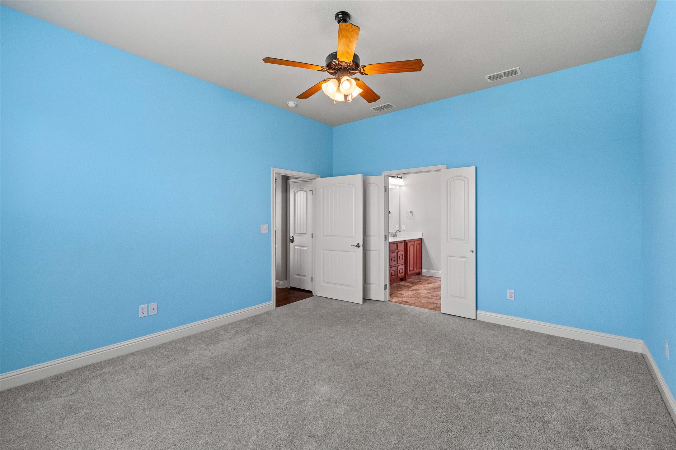 106 King Arthur Court