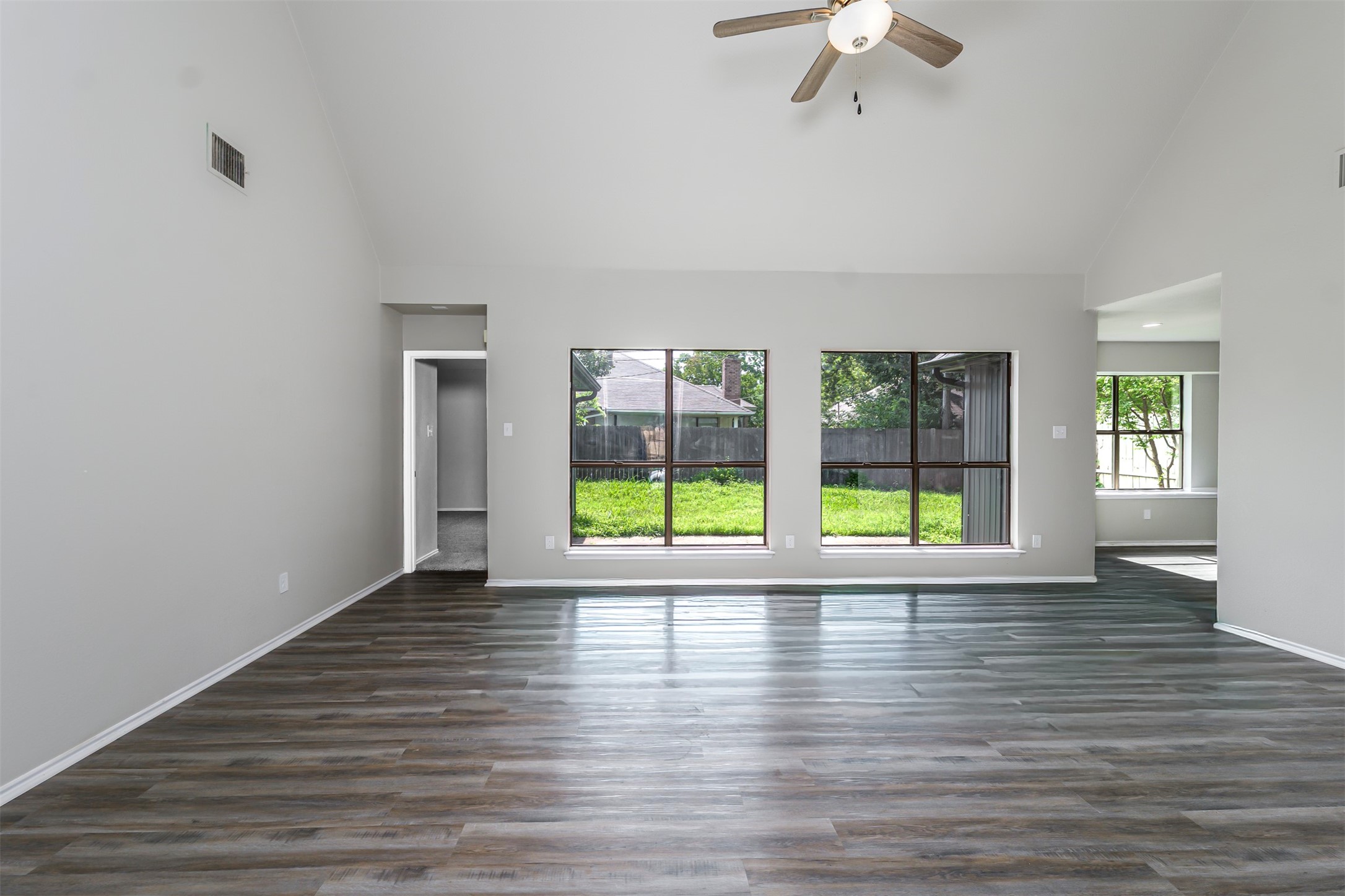 6105 Meadowside Trail