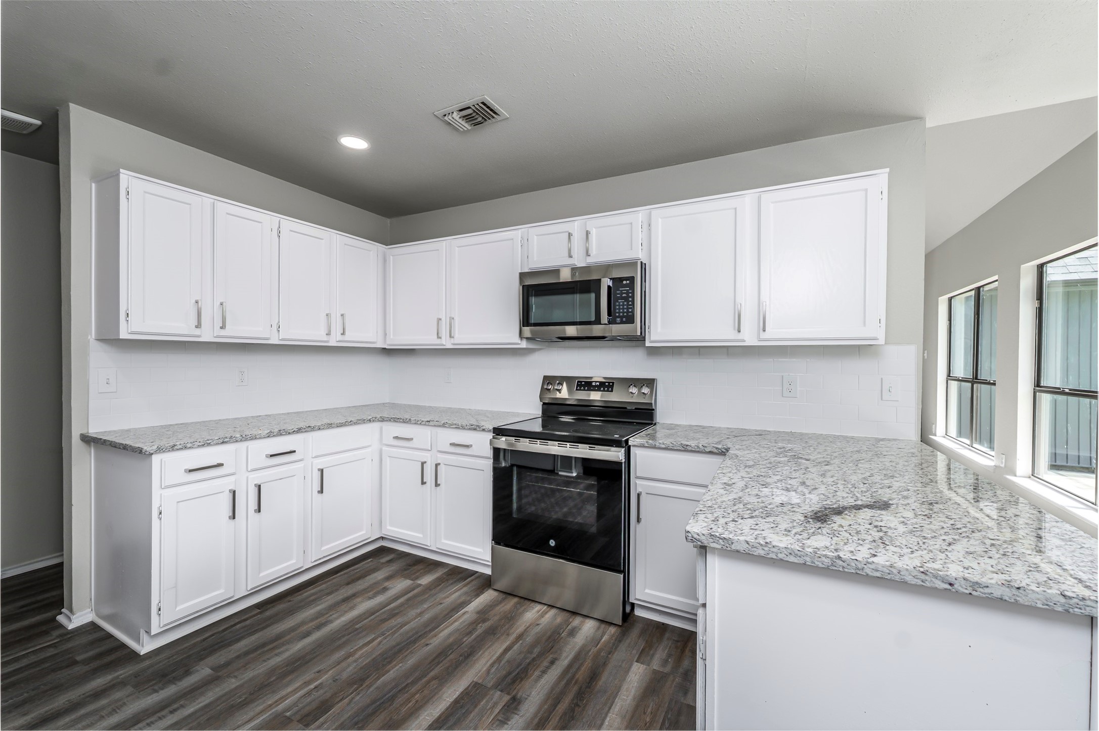 6105 Meadowside Trail