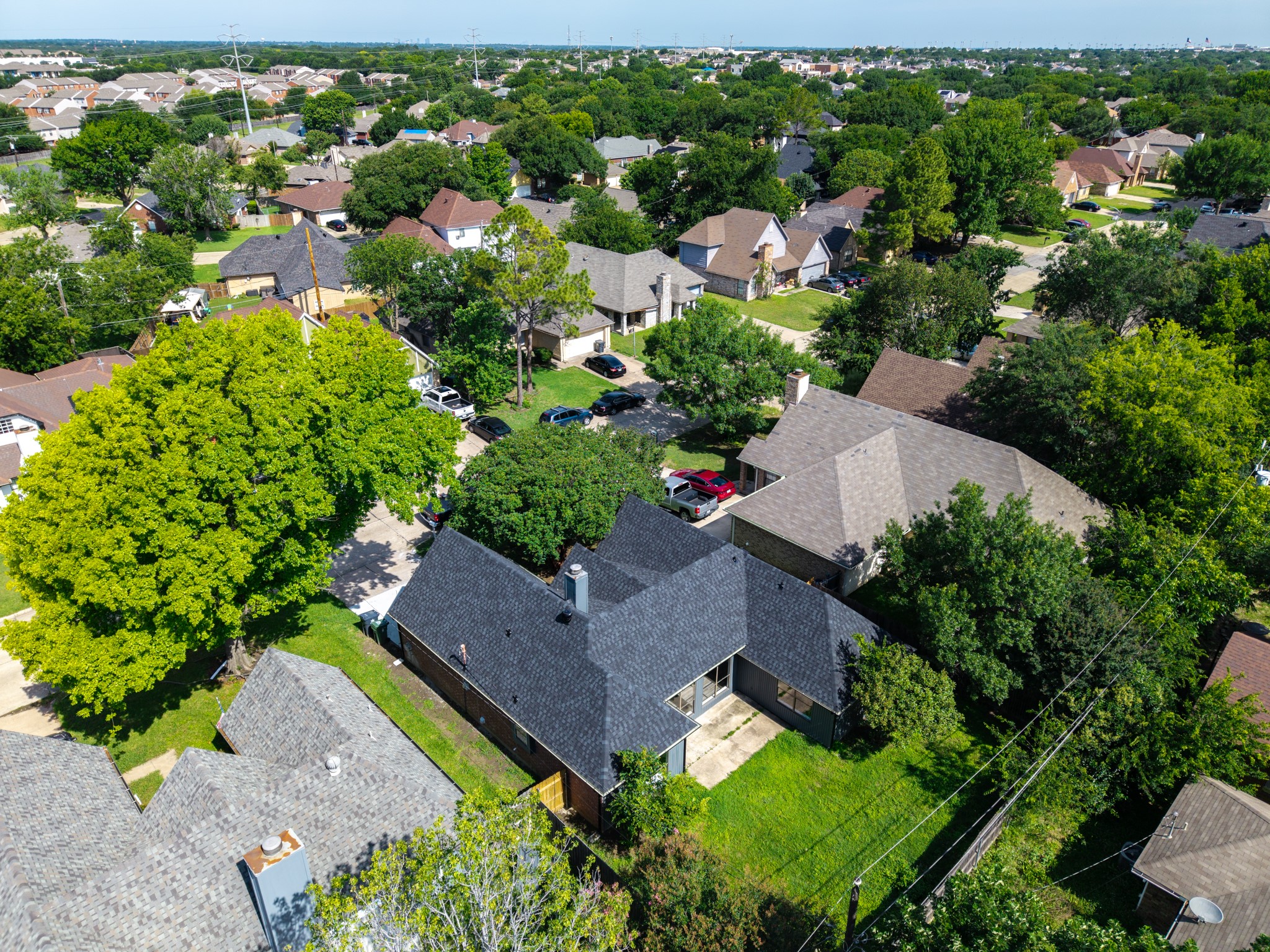 6105 Meadowside Trail