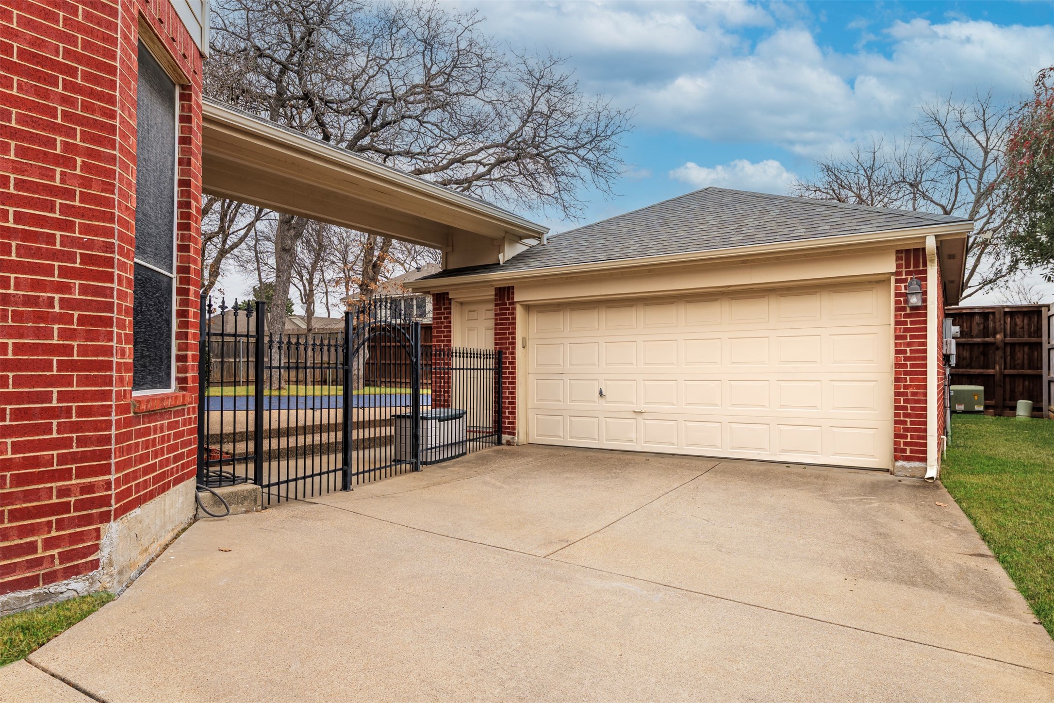 8444 Parkdale Drive