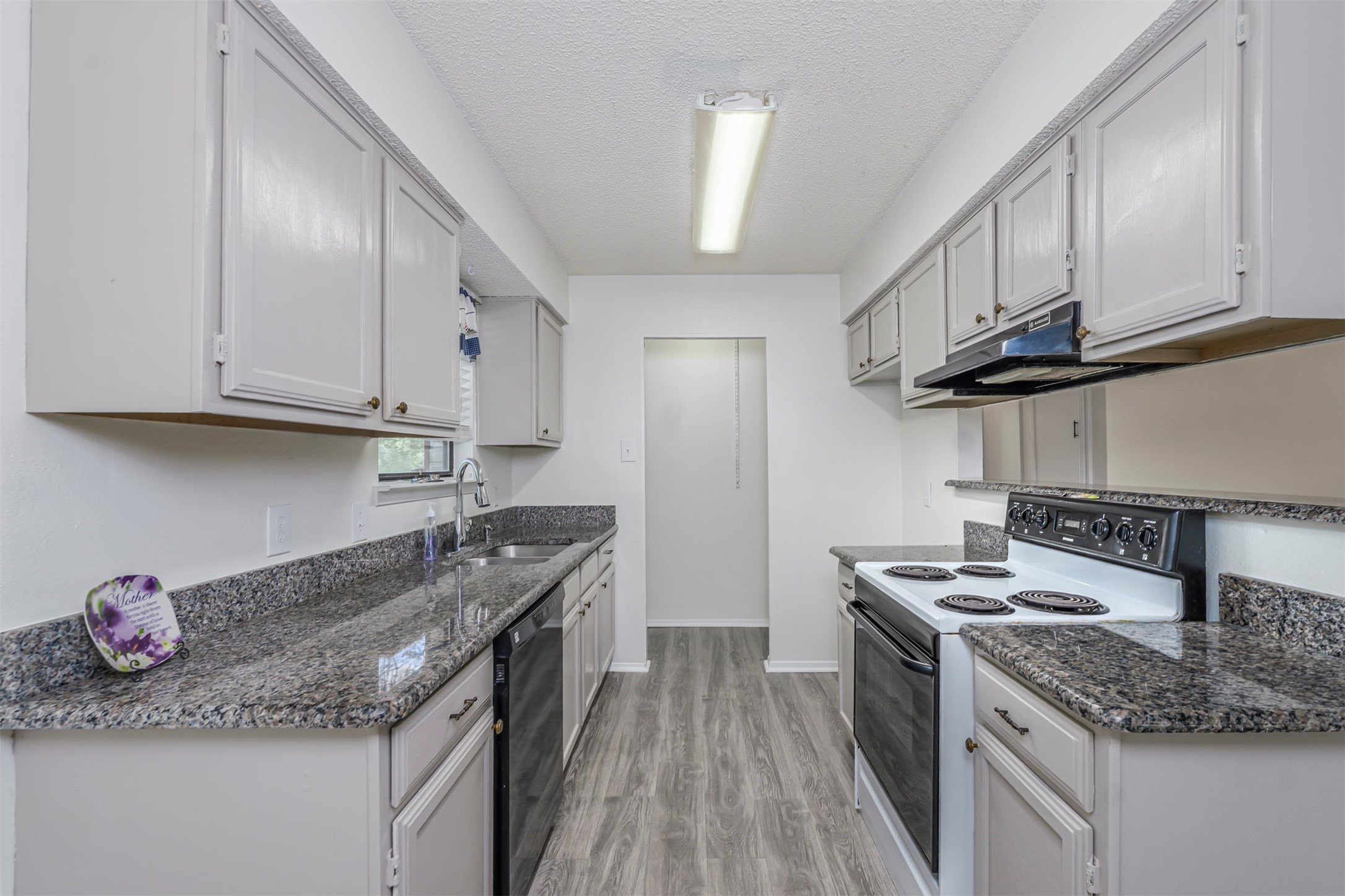 617 Rolling Ridge Court