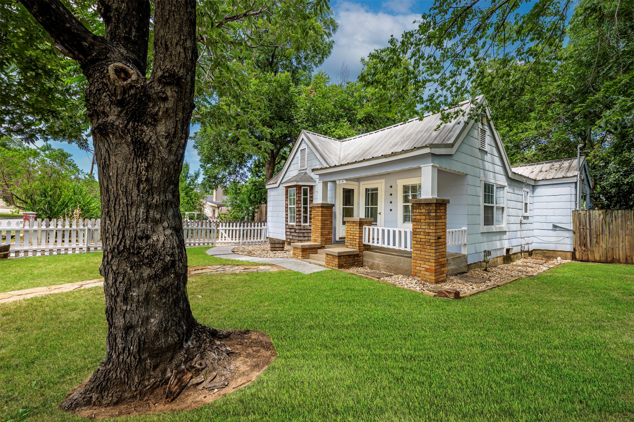 214 Churchill Road