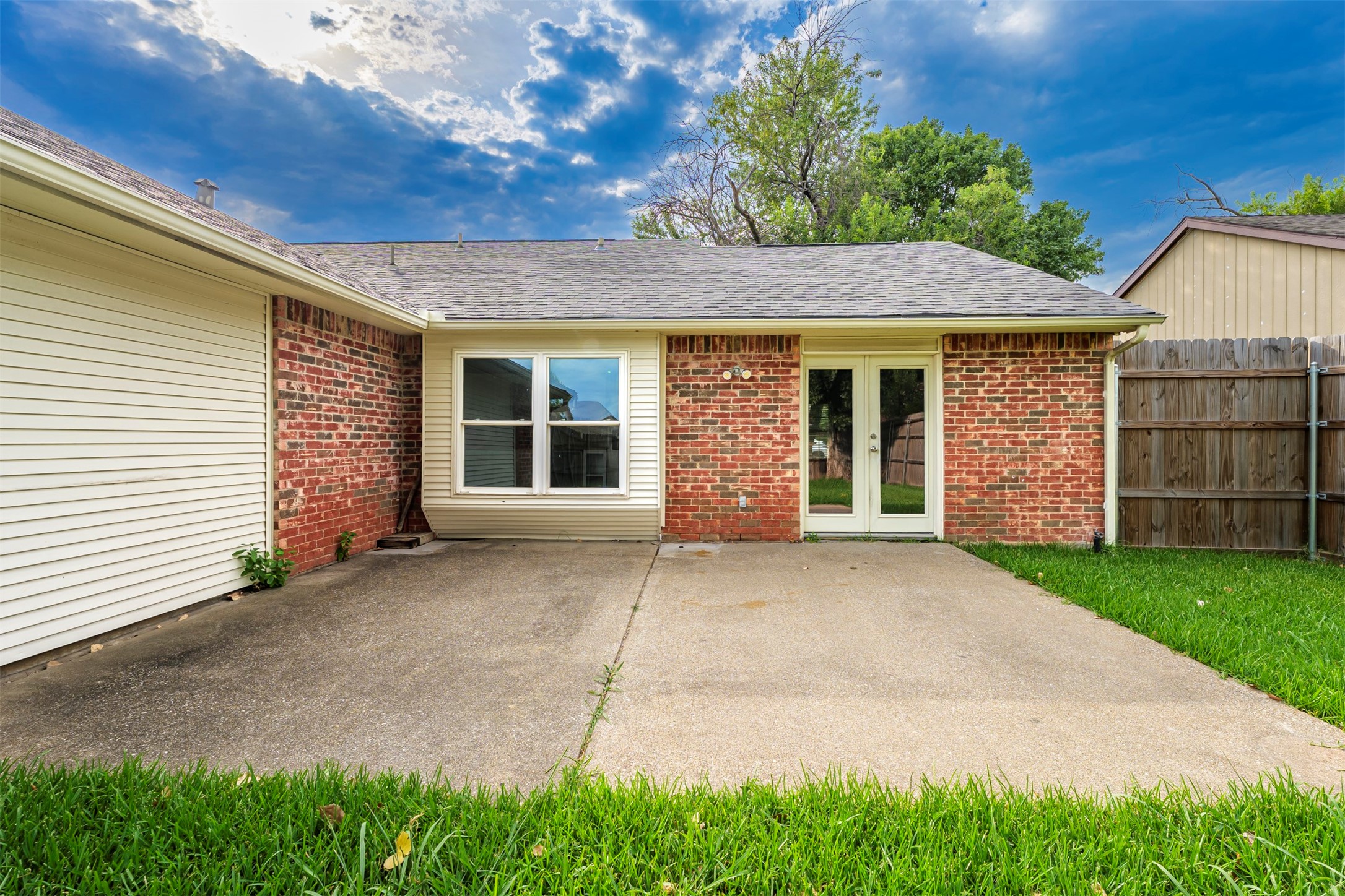 128 Kingsbridge Drive