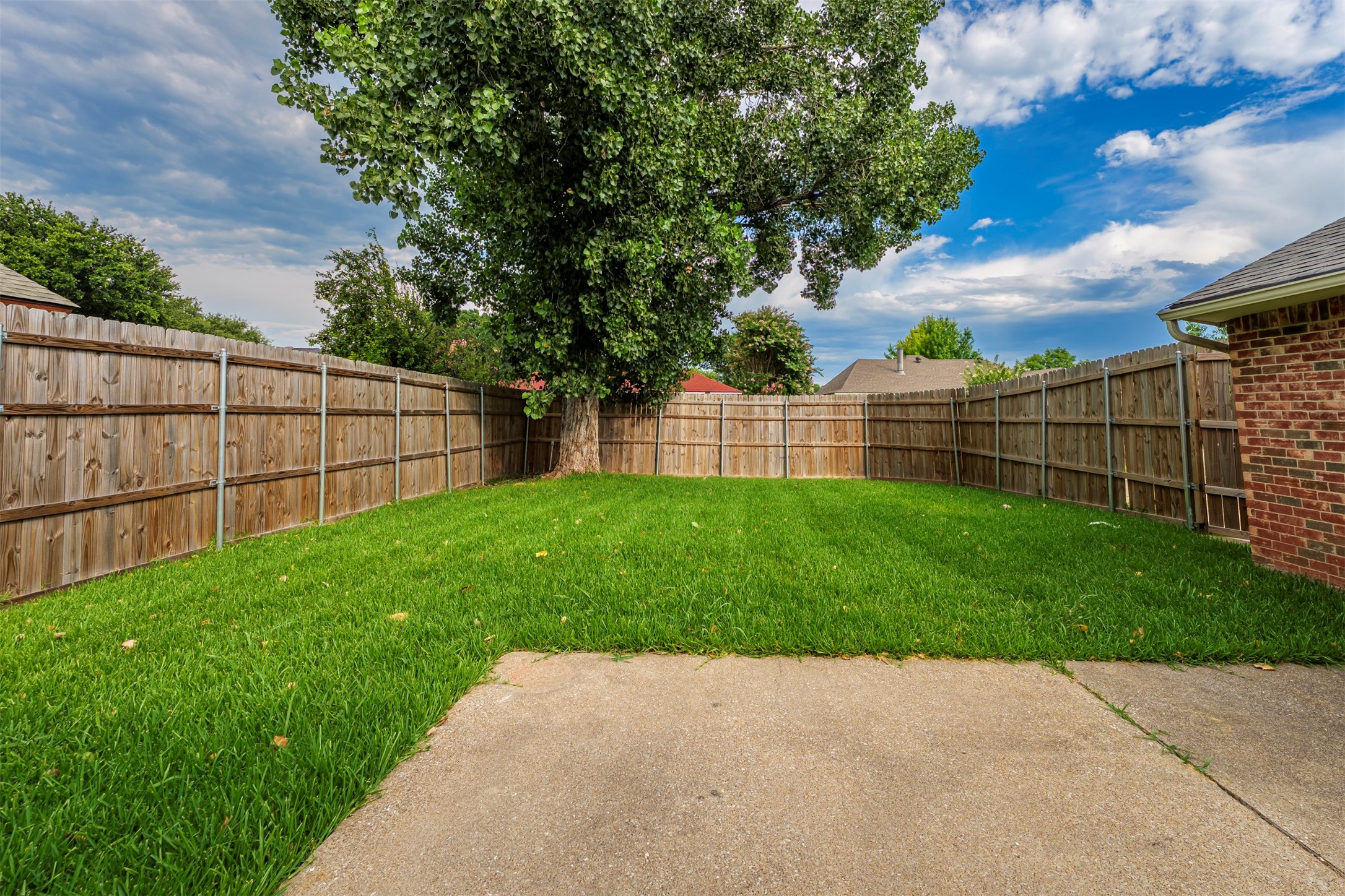 128 Kingsbridge Drive