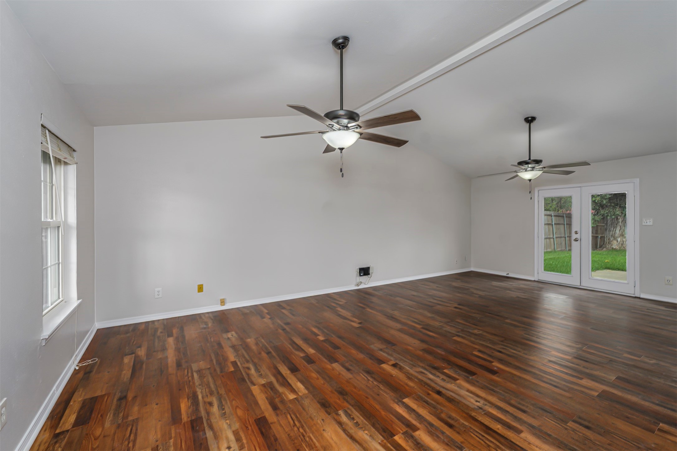 128 Kingsbridge Drive