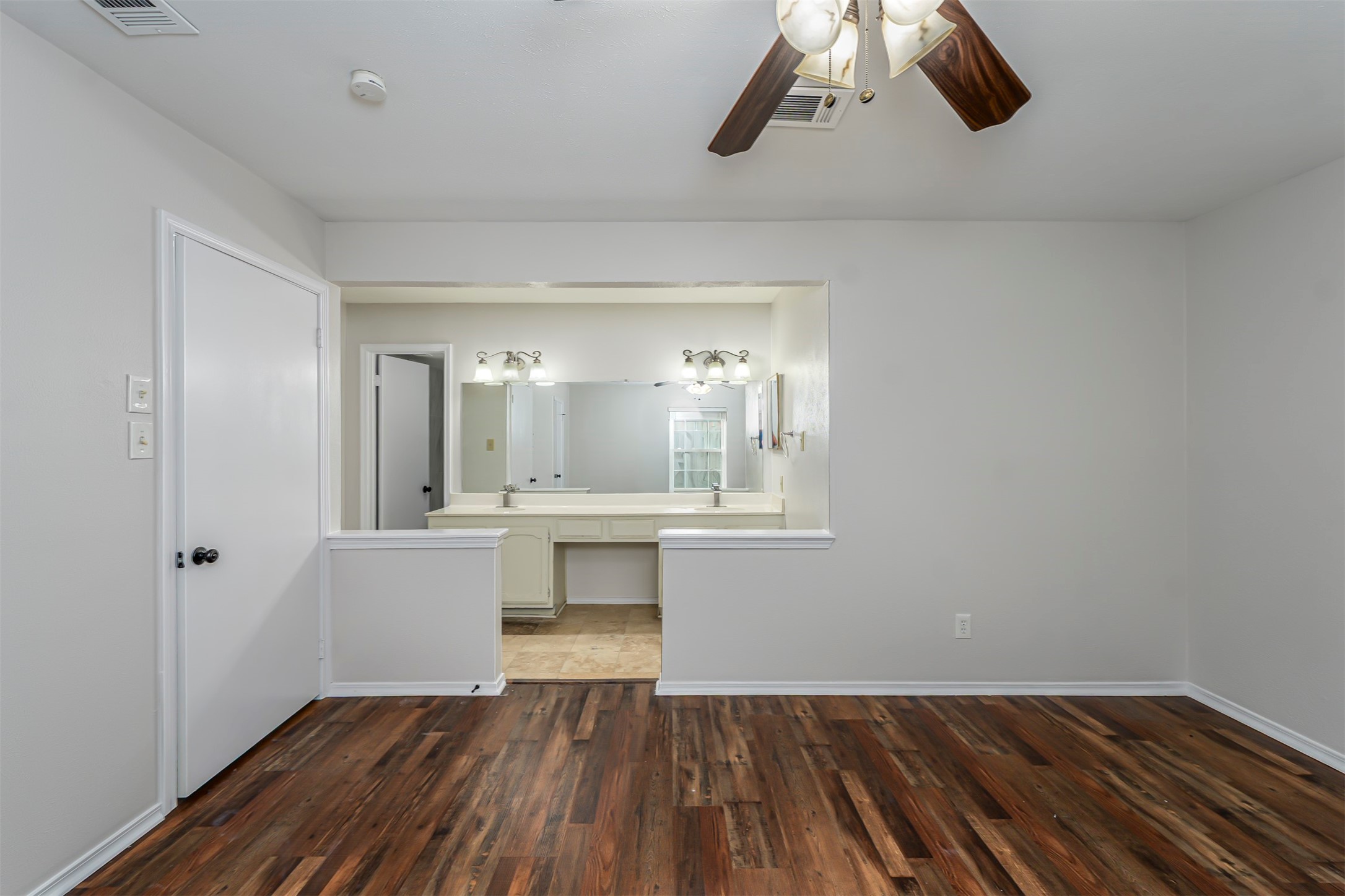 128 Kingsbridge Drive