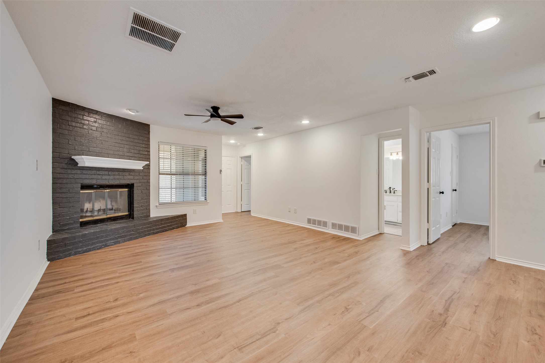 1724 Mimosa Lane