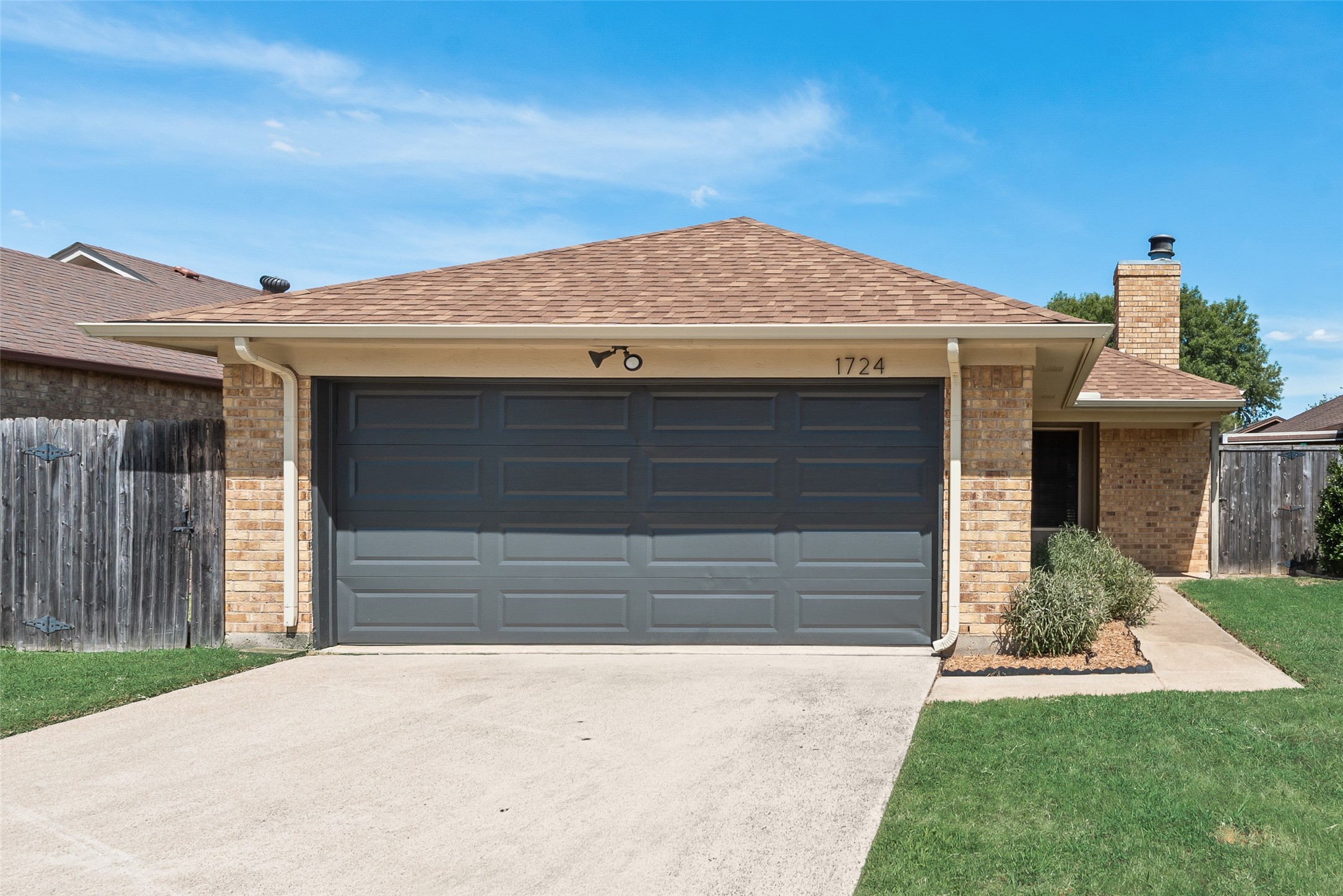 1724 Mimosa Lane
