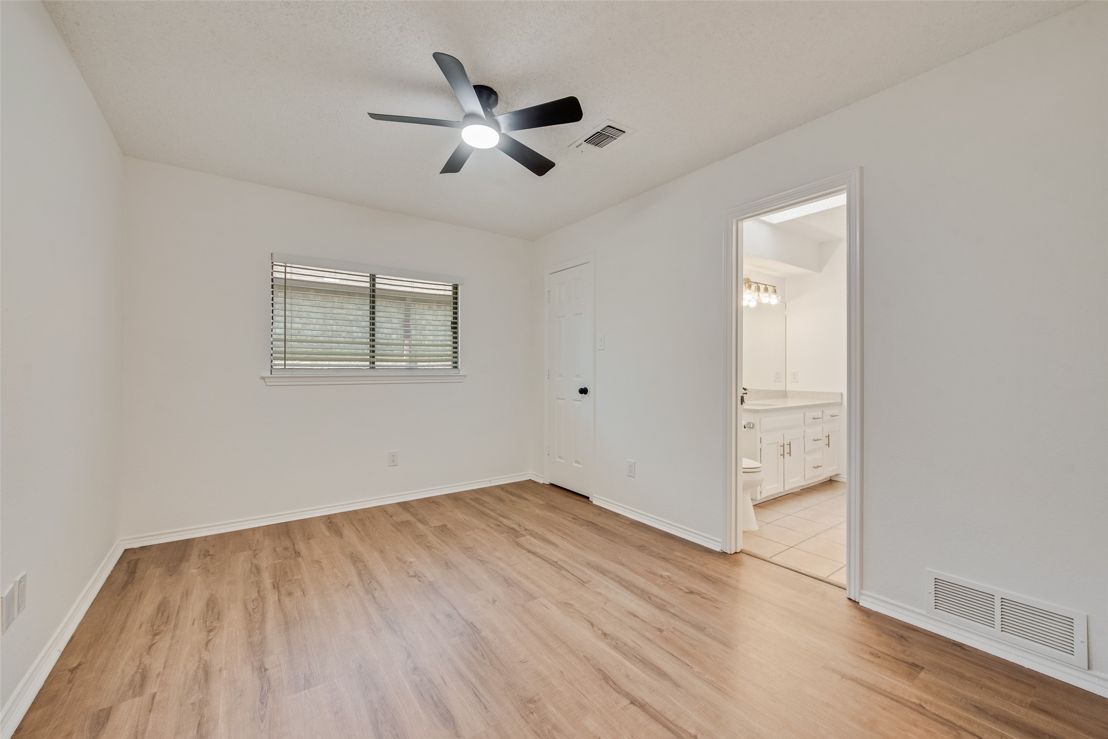 1724 Mimosa Lane