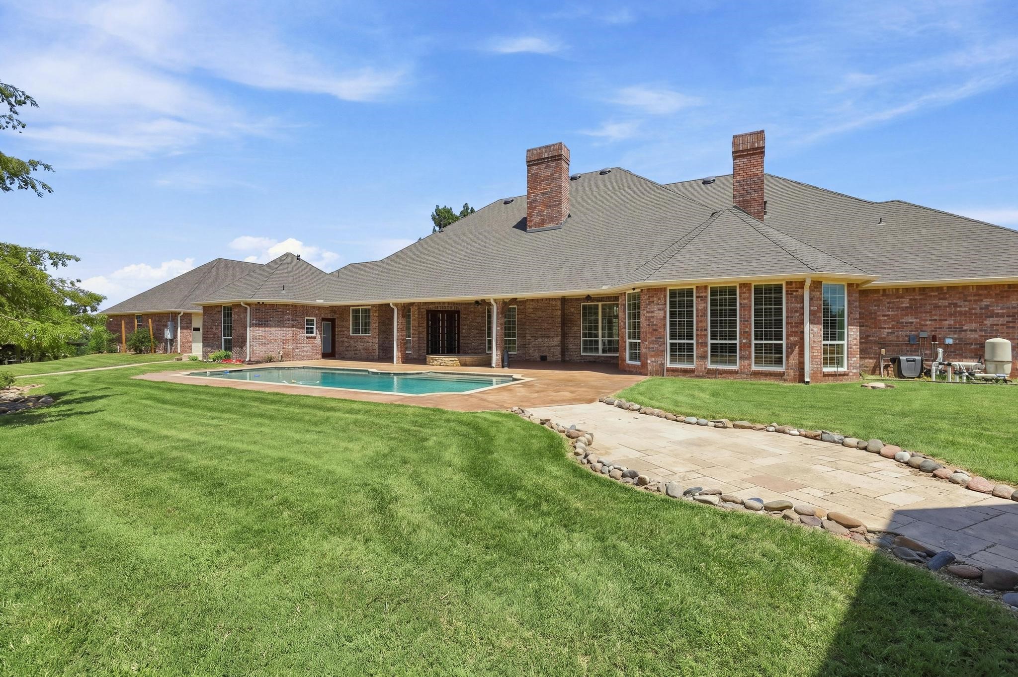 8295 Mountain View Road