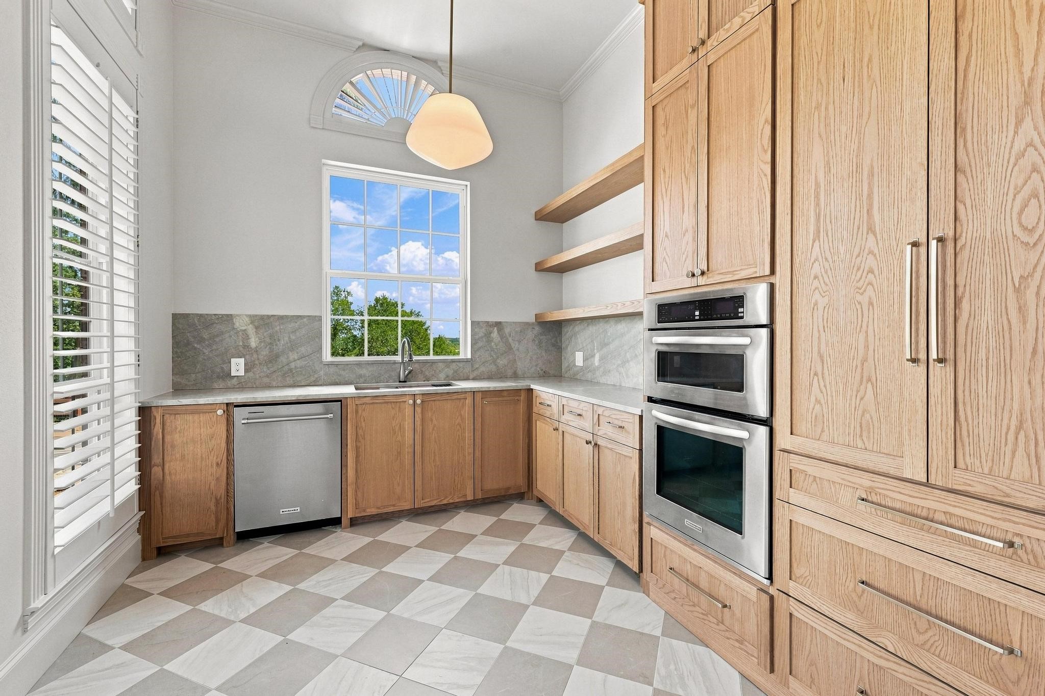 8295 Mountain View Road