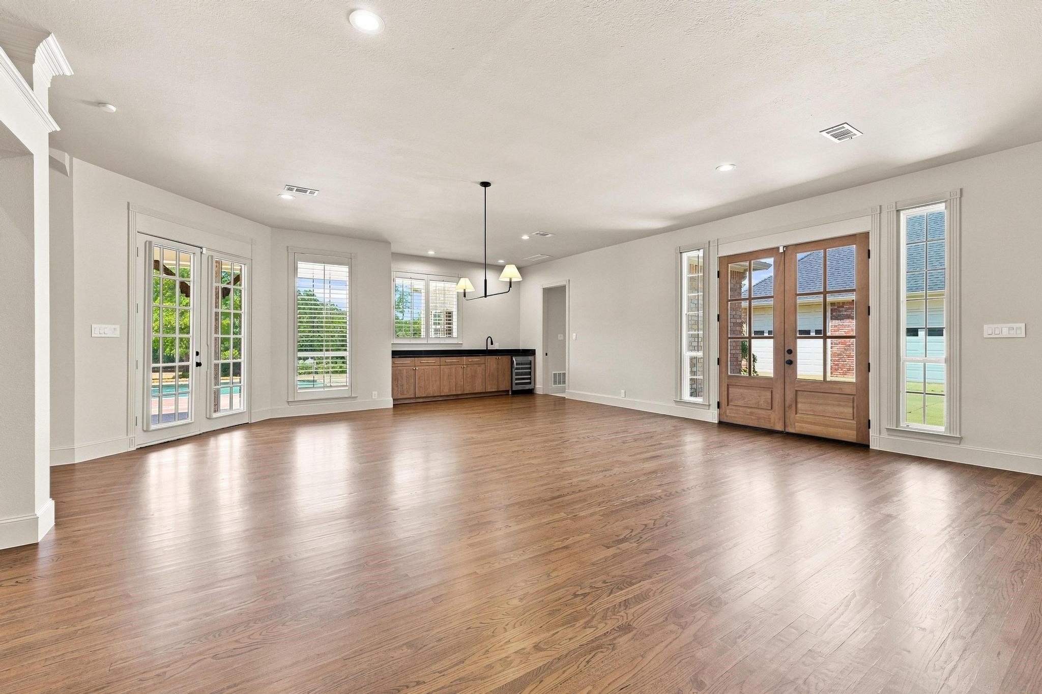 8295 Mountain View Road