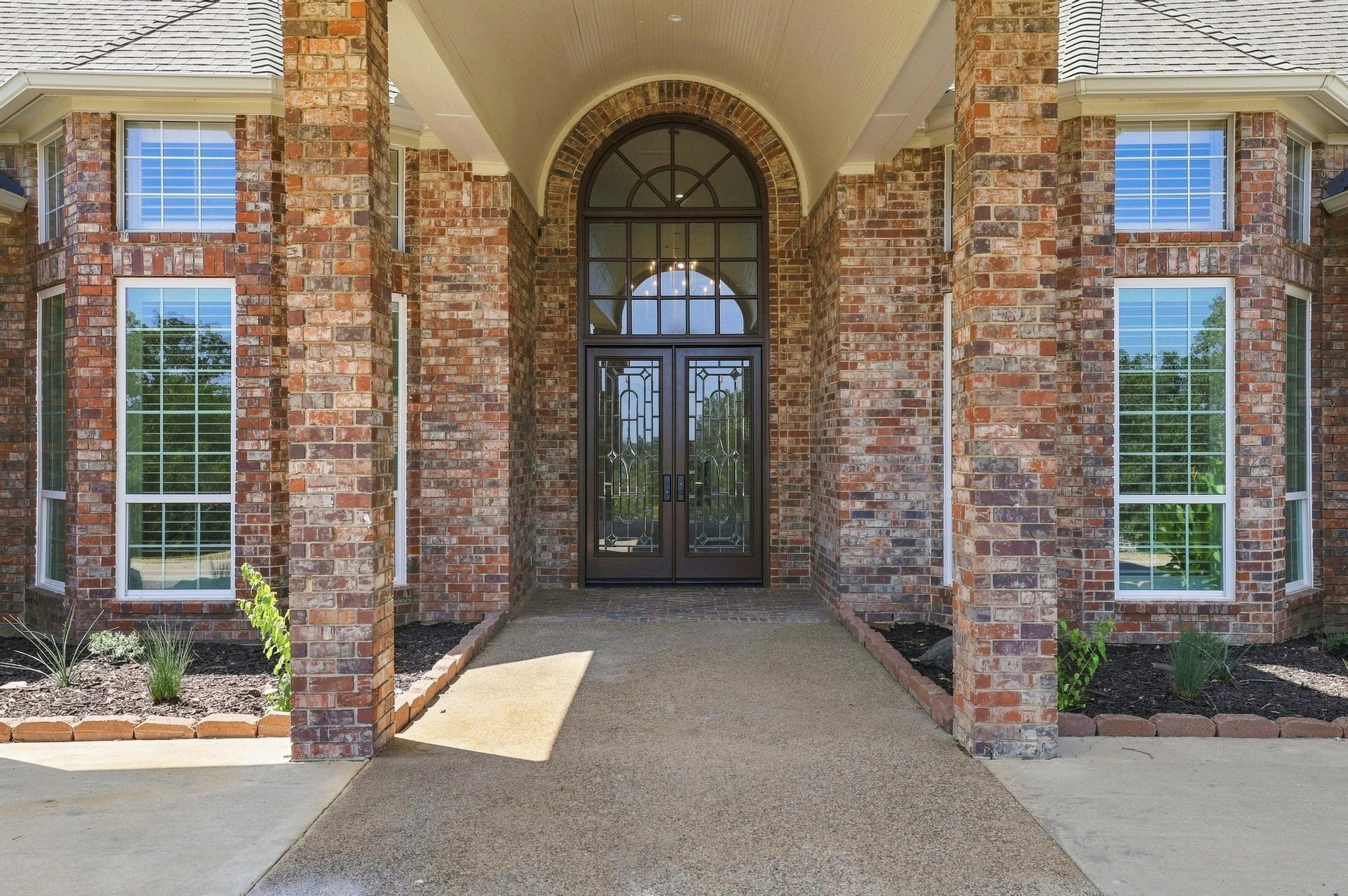 8295 Mountain View Road