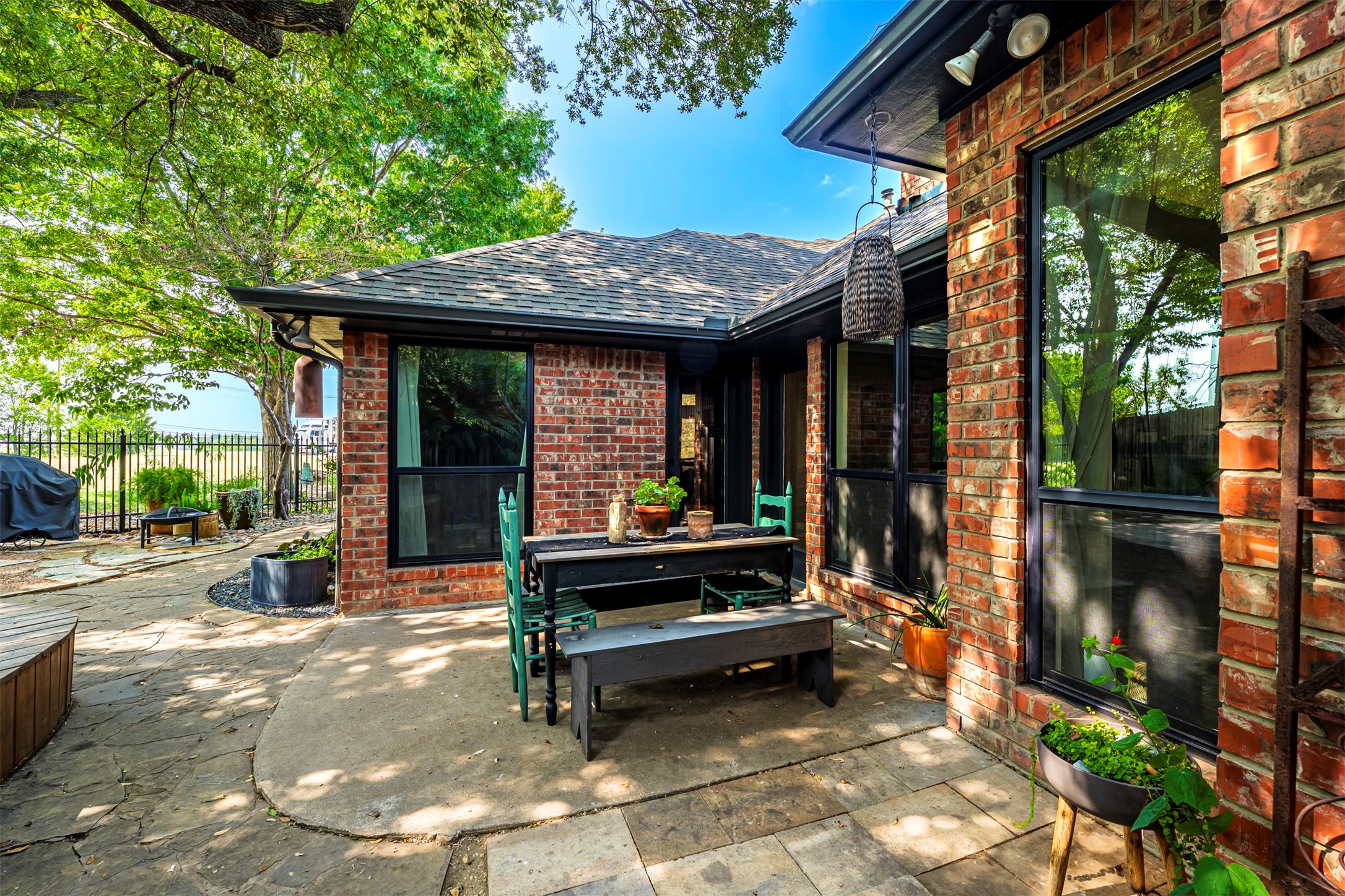 15 Country Club Place