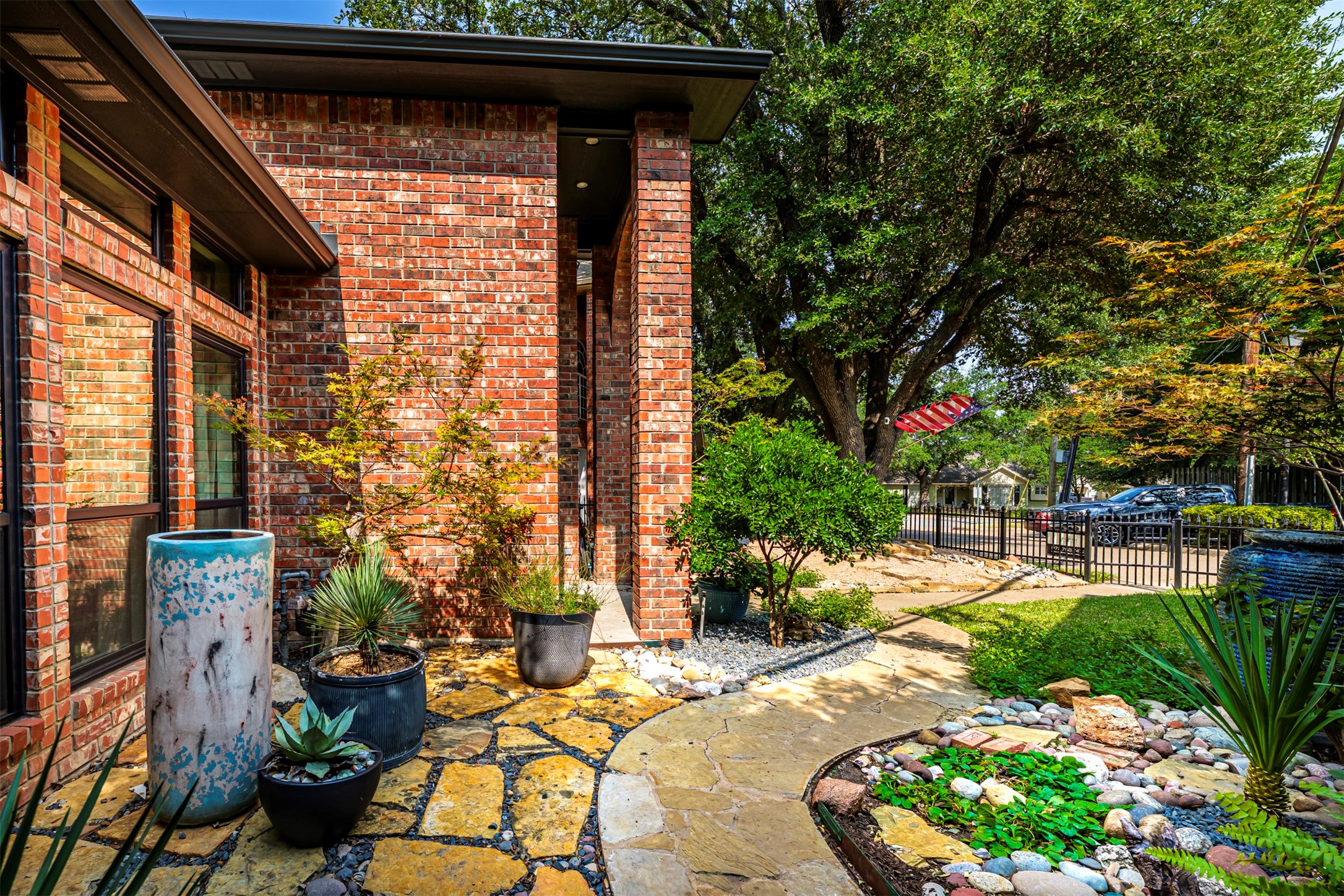15 Country Club Place