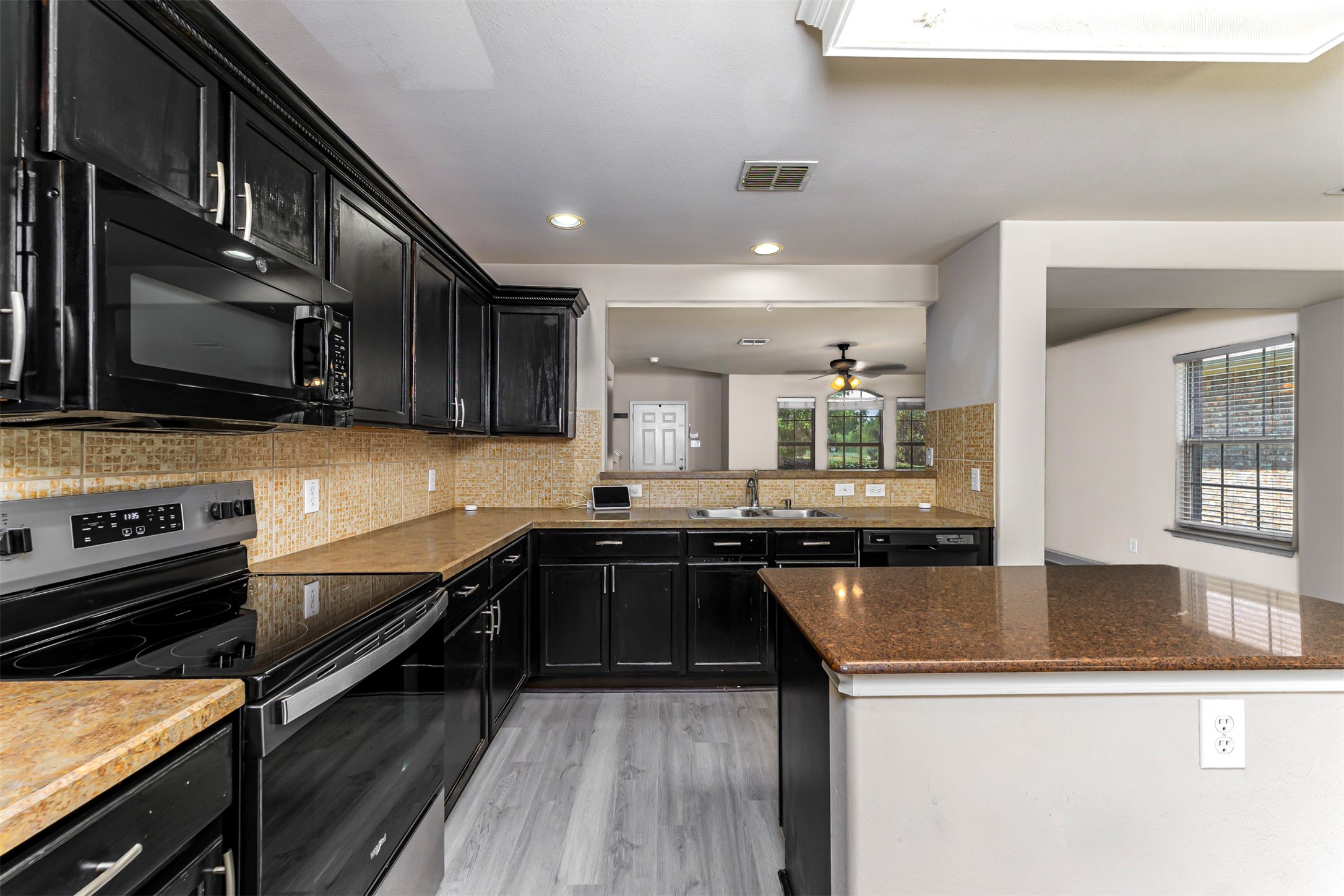 5946 Harbor Glen Drive