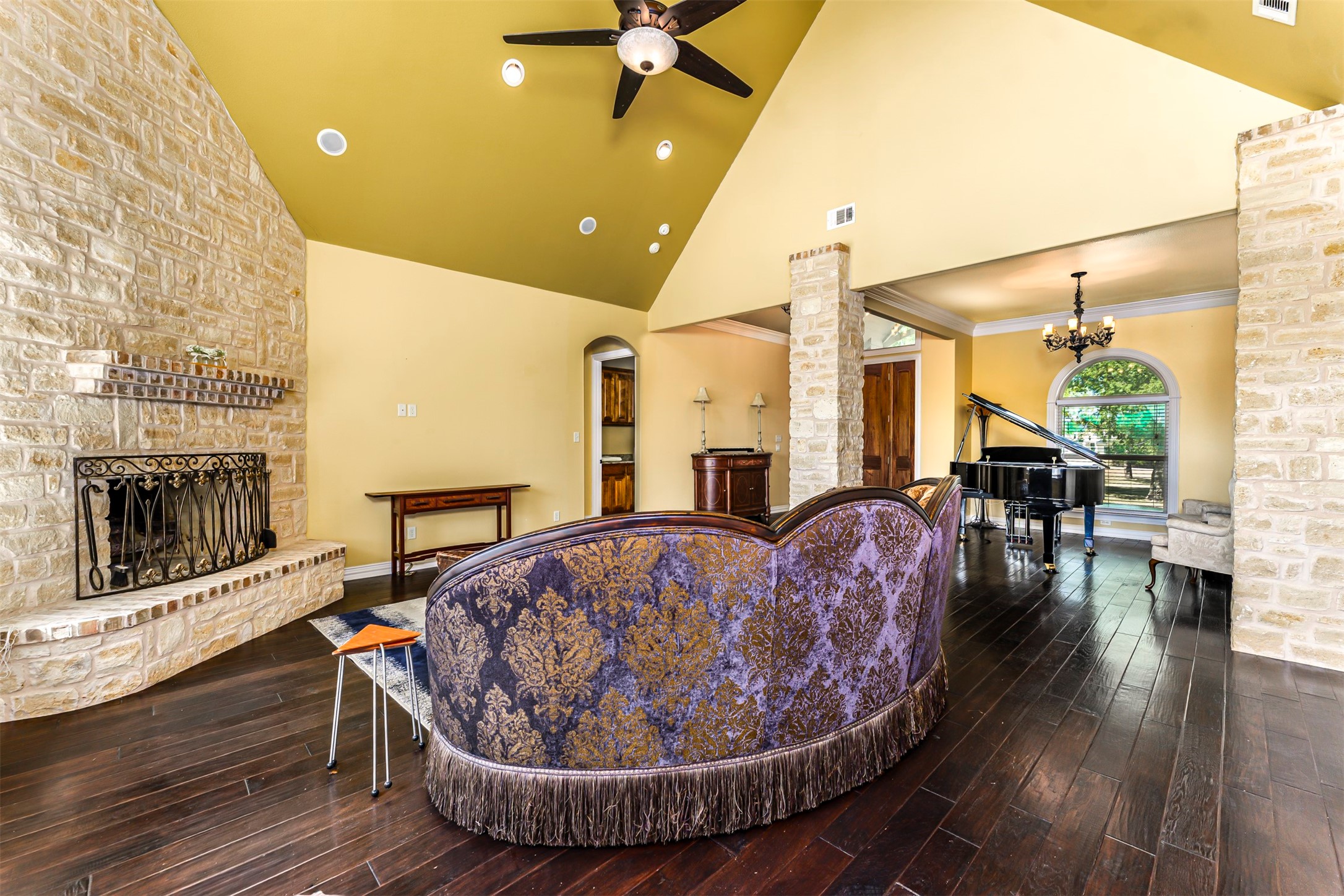 223 E Bay Drive