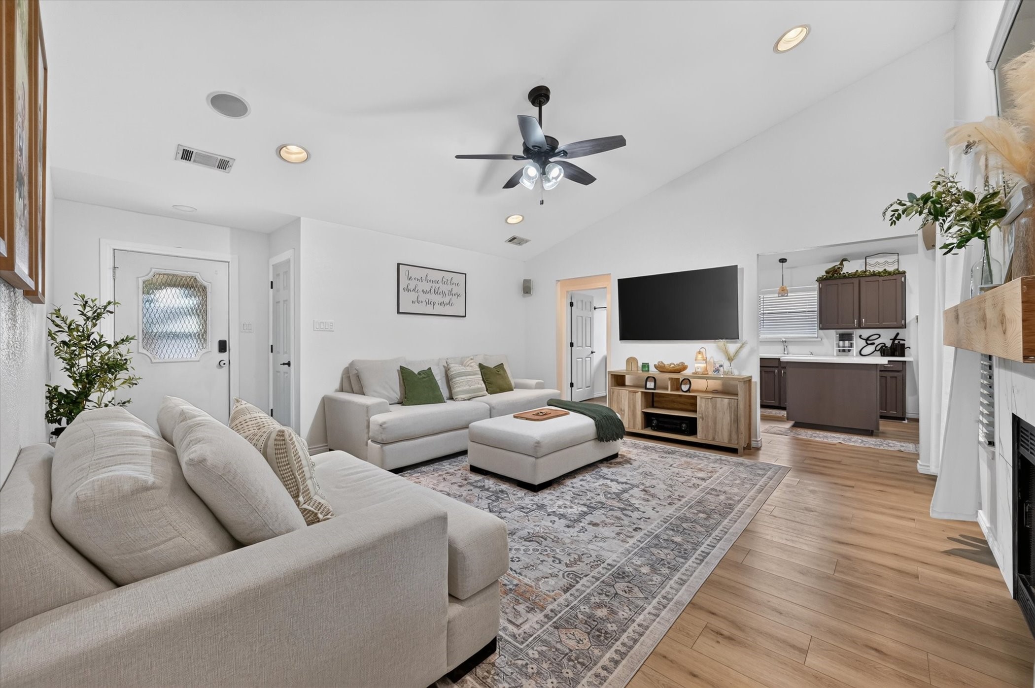 8233 Willis Lane