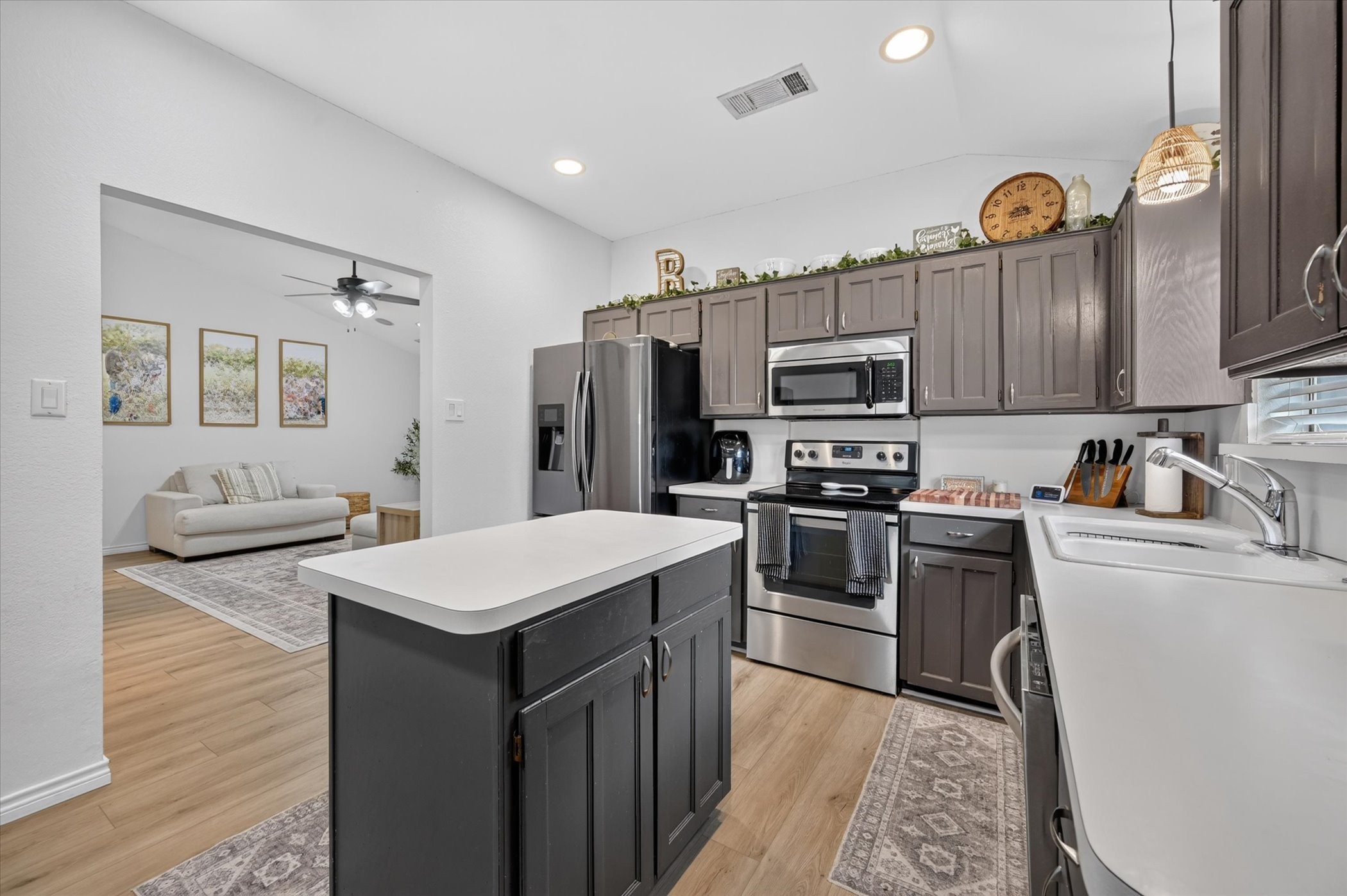 8233 Willis Lane