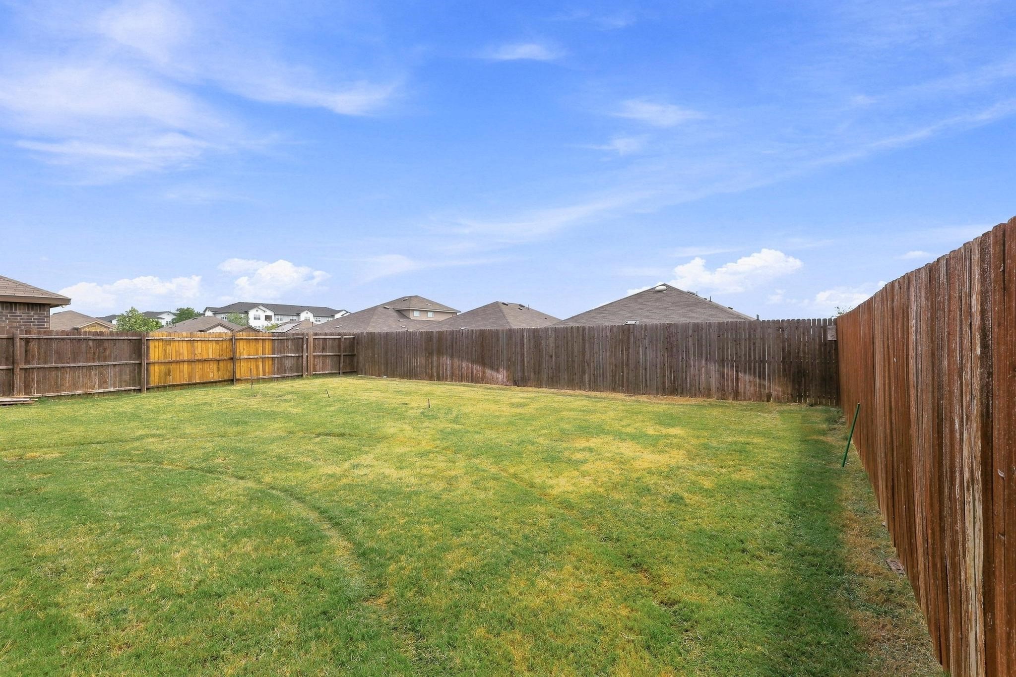 2908 Royal Acres