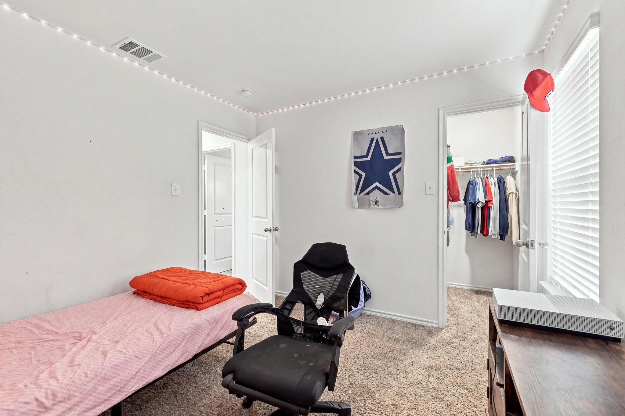 2908 Royal Acres