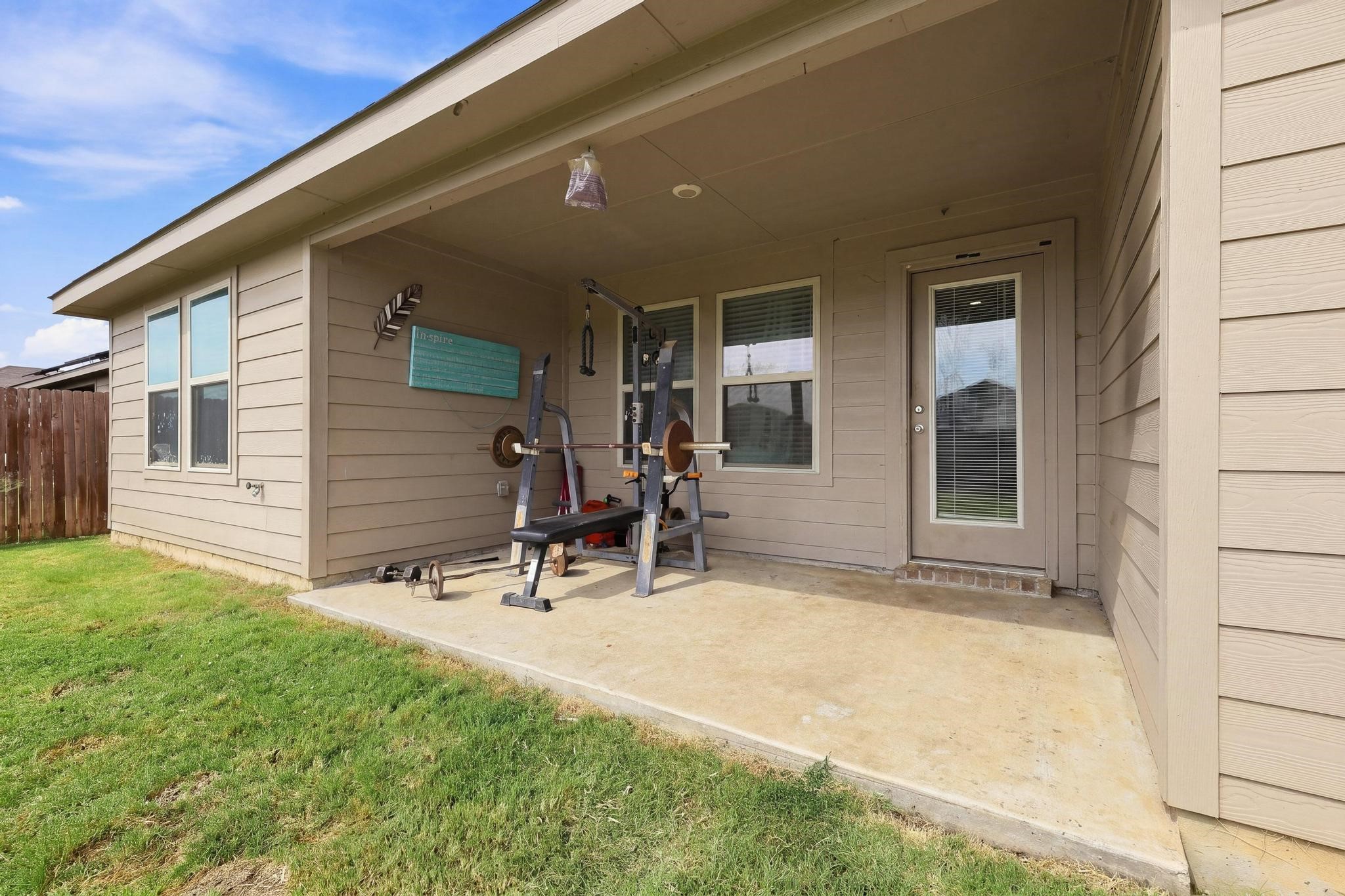 2908 Royal Acres