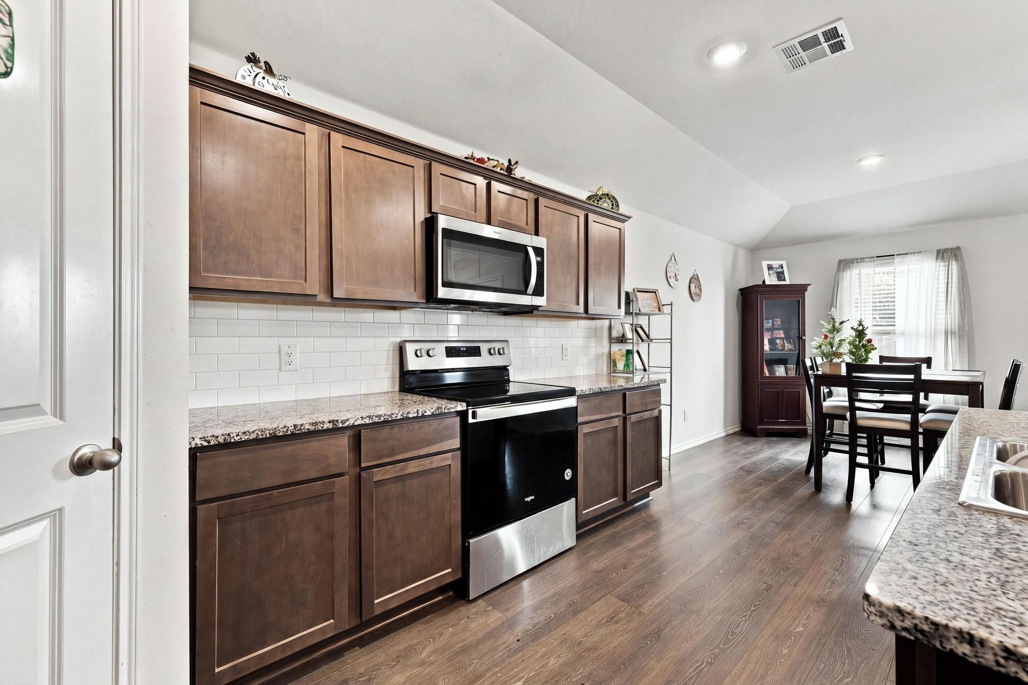 2908 Royal Acres