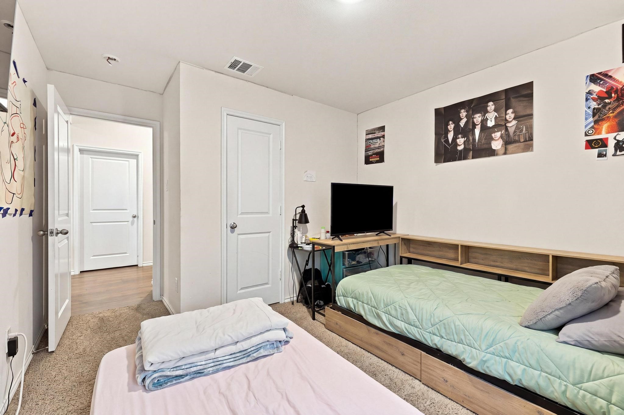 2908 Royal Acres