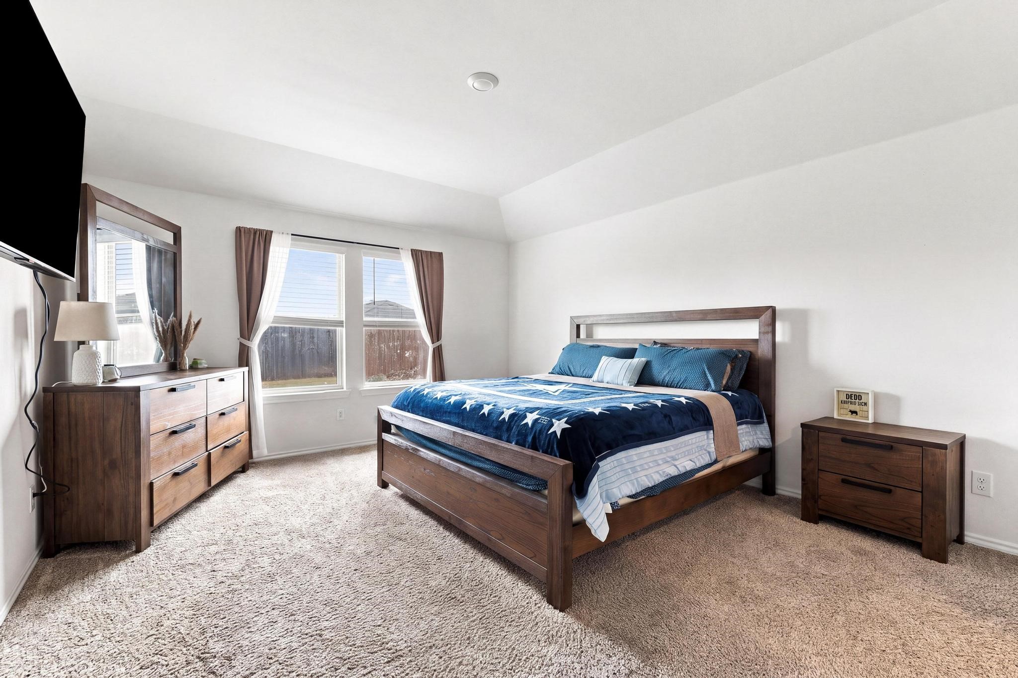 2908 Royal Acres