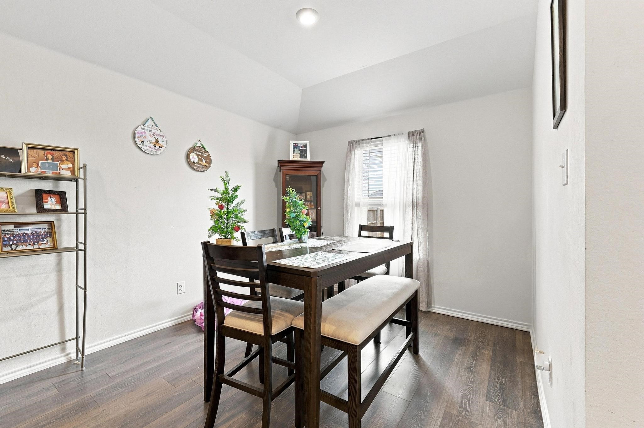 2908 Royal Acres
