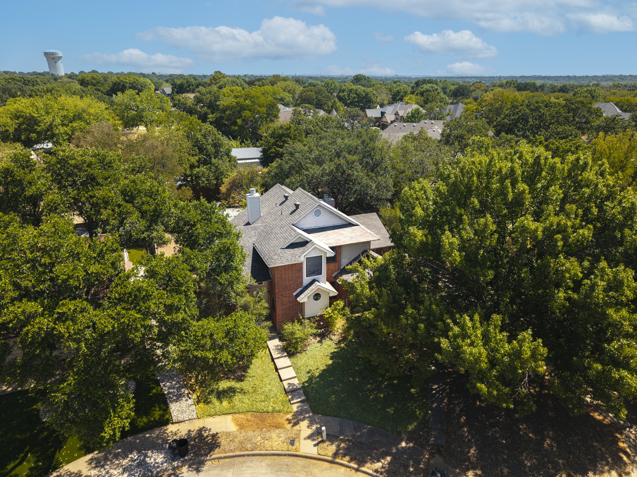 2702 Stratford Court