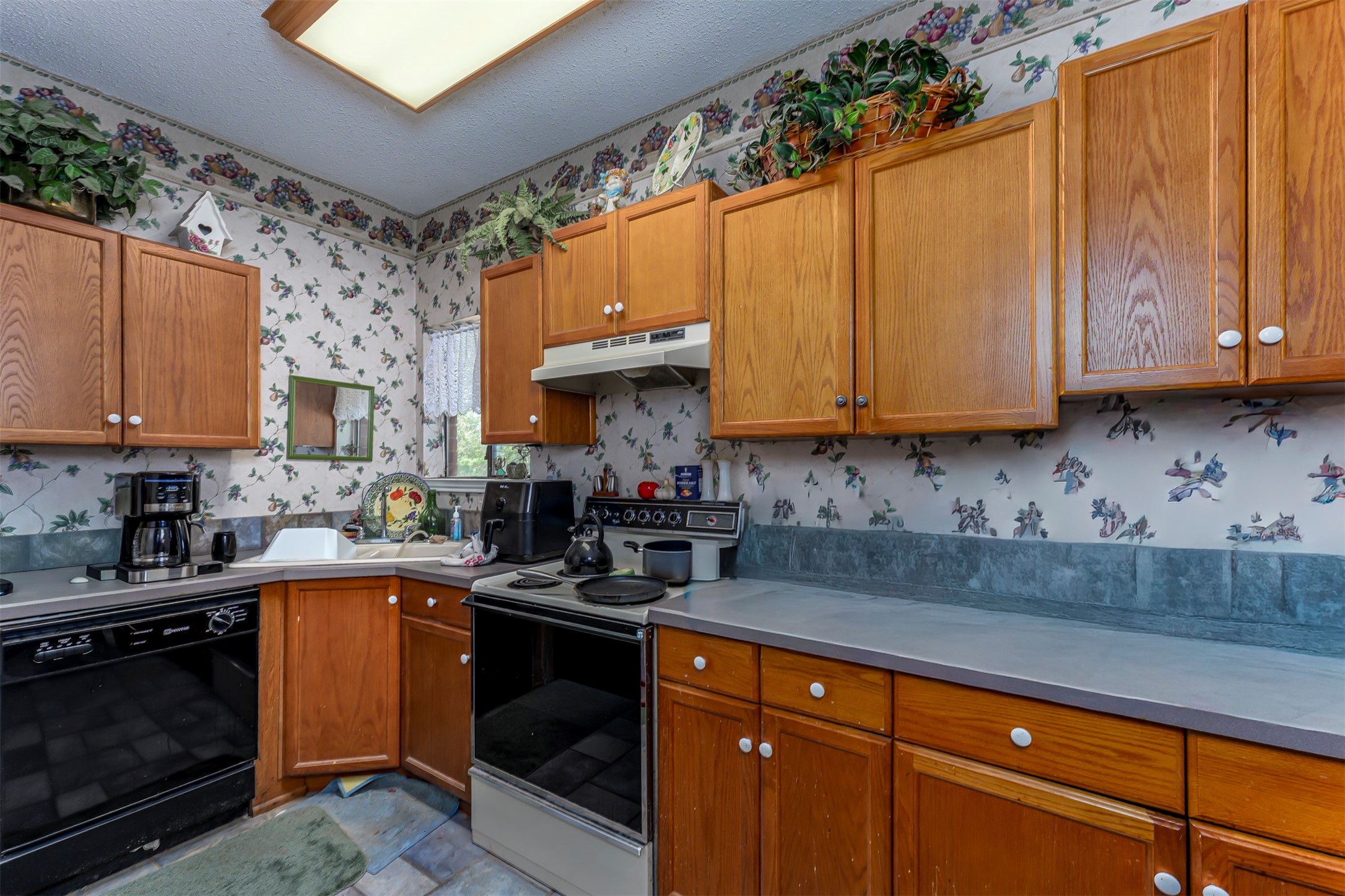 2702 Stratford Court