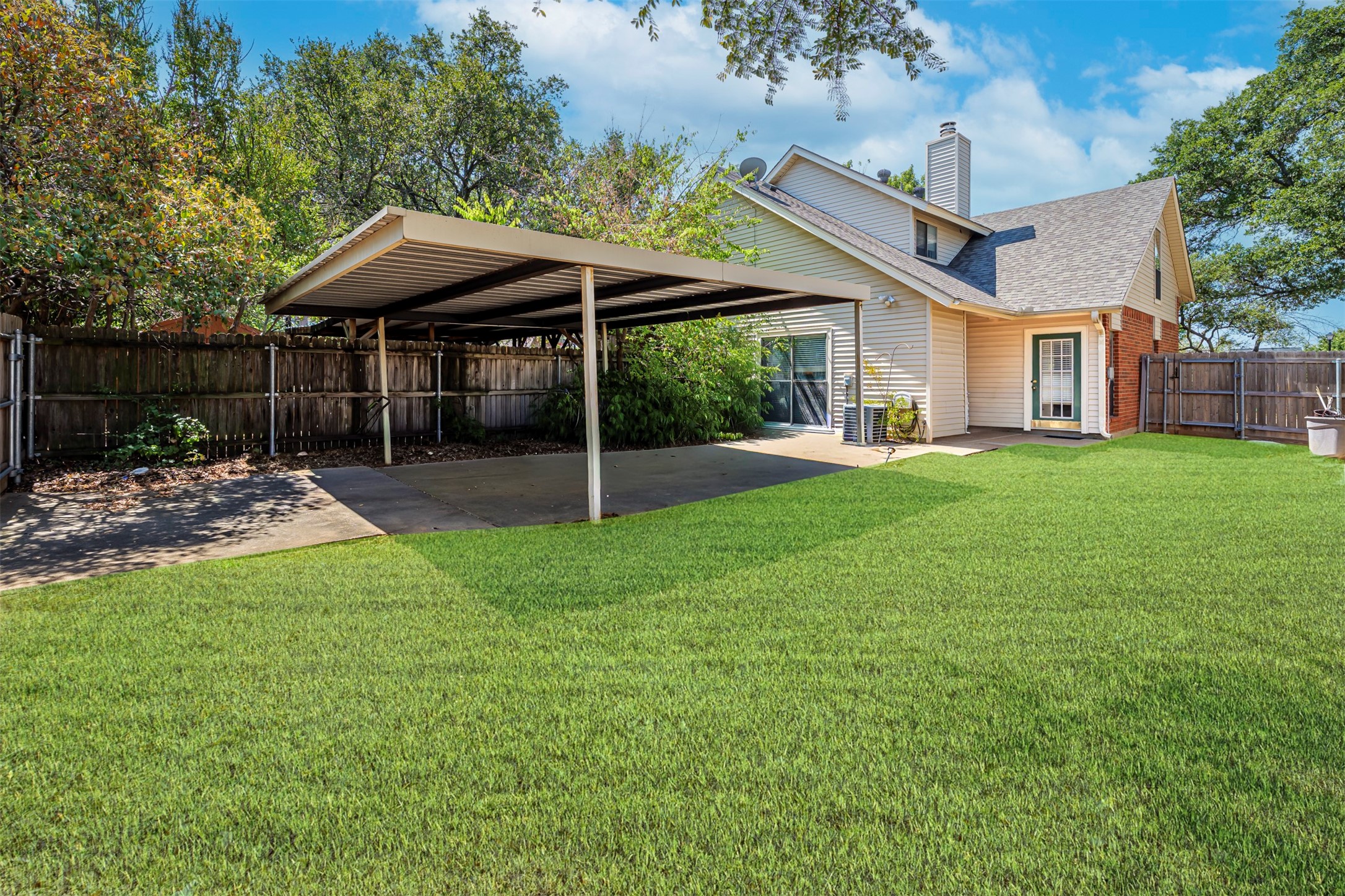 2702 Stratford Court